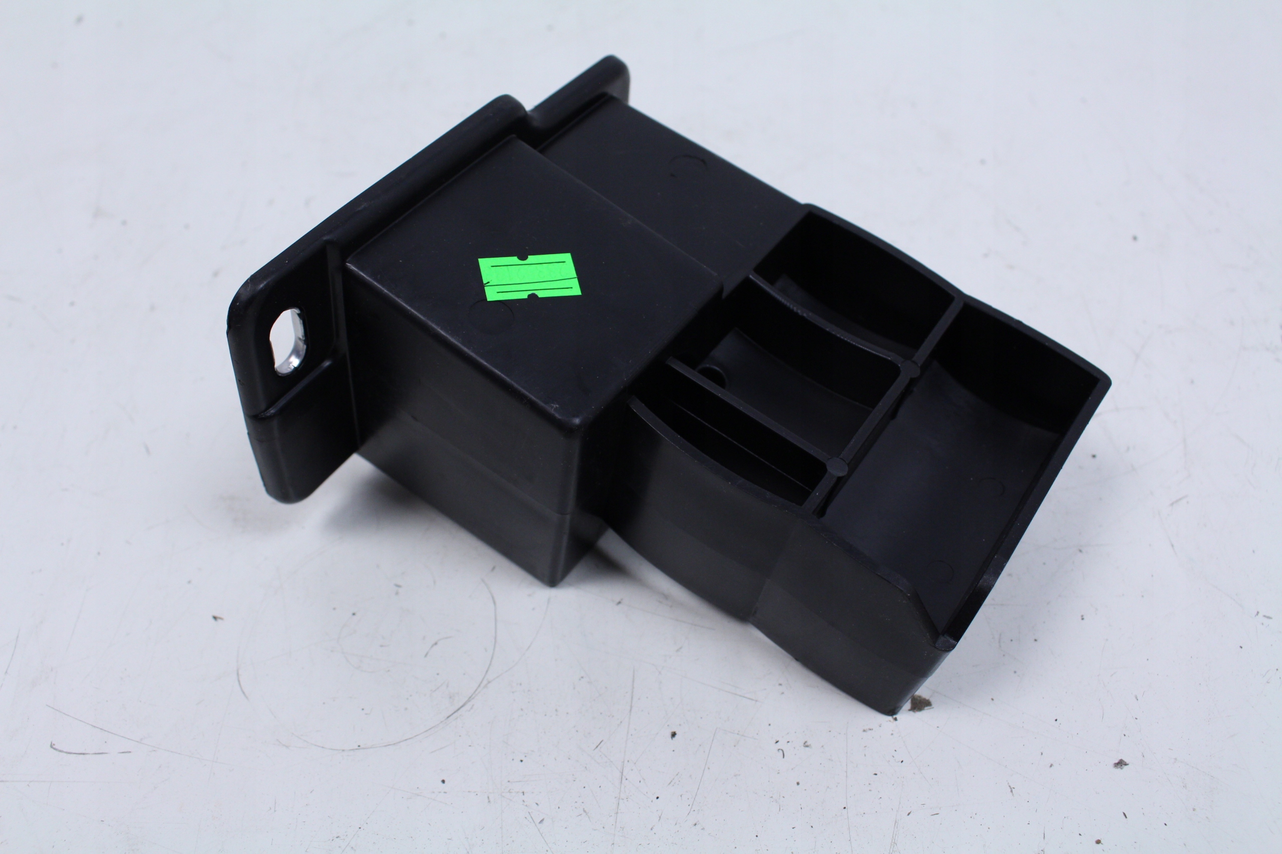 ABSORBER STREFA ZGNIOTU LEWA RENAULT CLIO IV Strona zabudowy przód