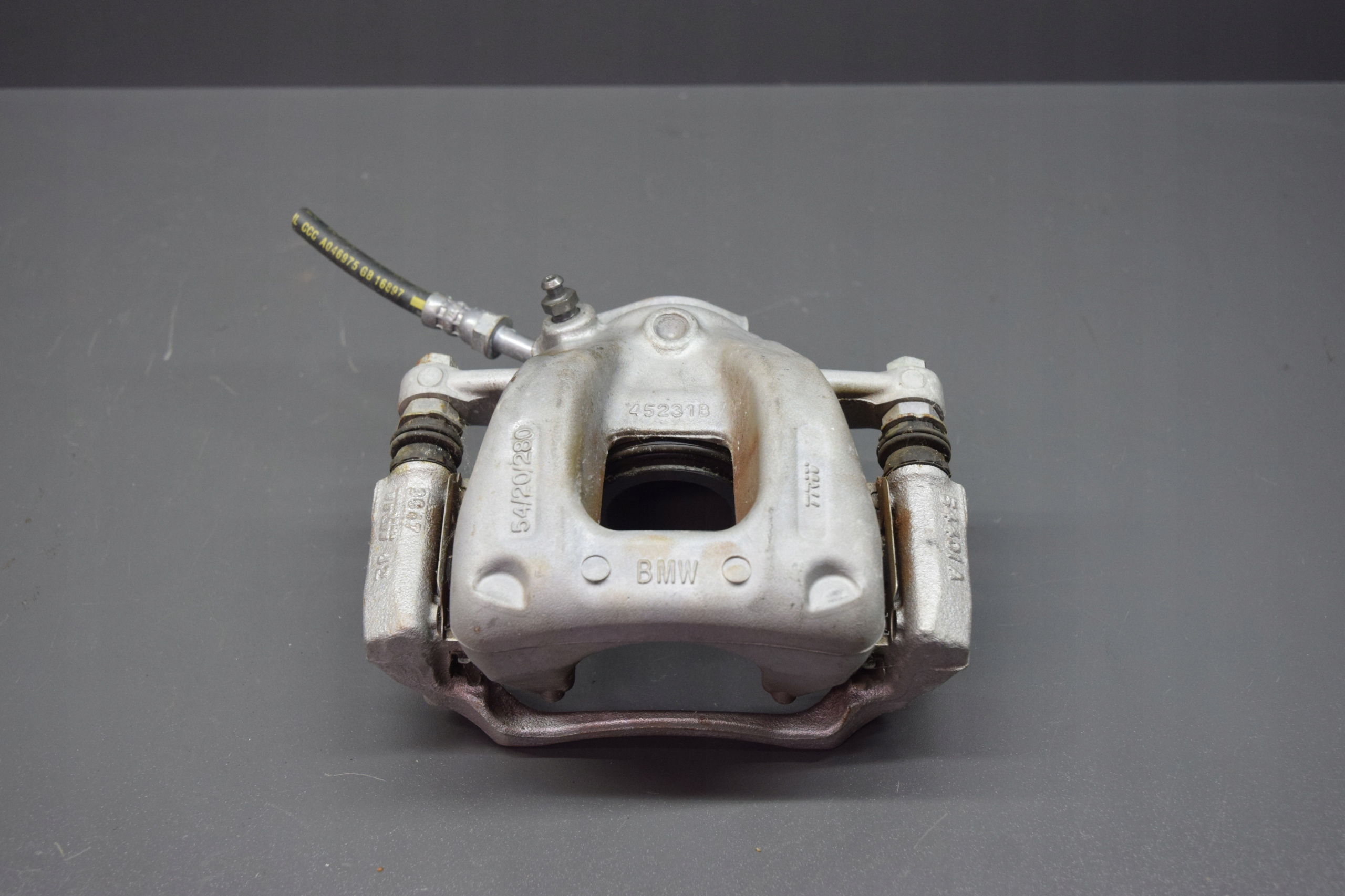 caliper pressure plate left front BMW i3 I01 8333km