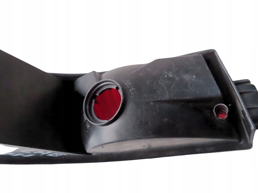 LAMPA TYLNA PRAWA PORSCHE 911 1995-1998 ROK 99363141400 Typ samochodu Samochody osobowe