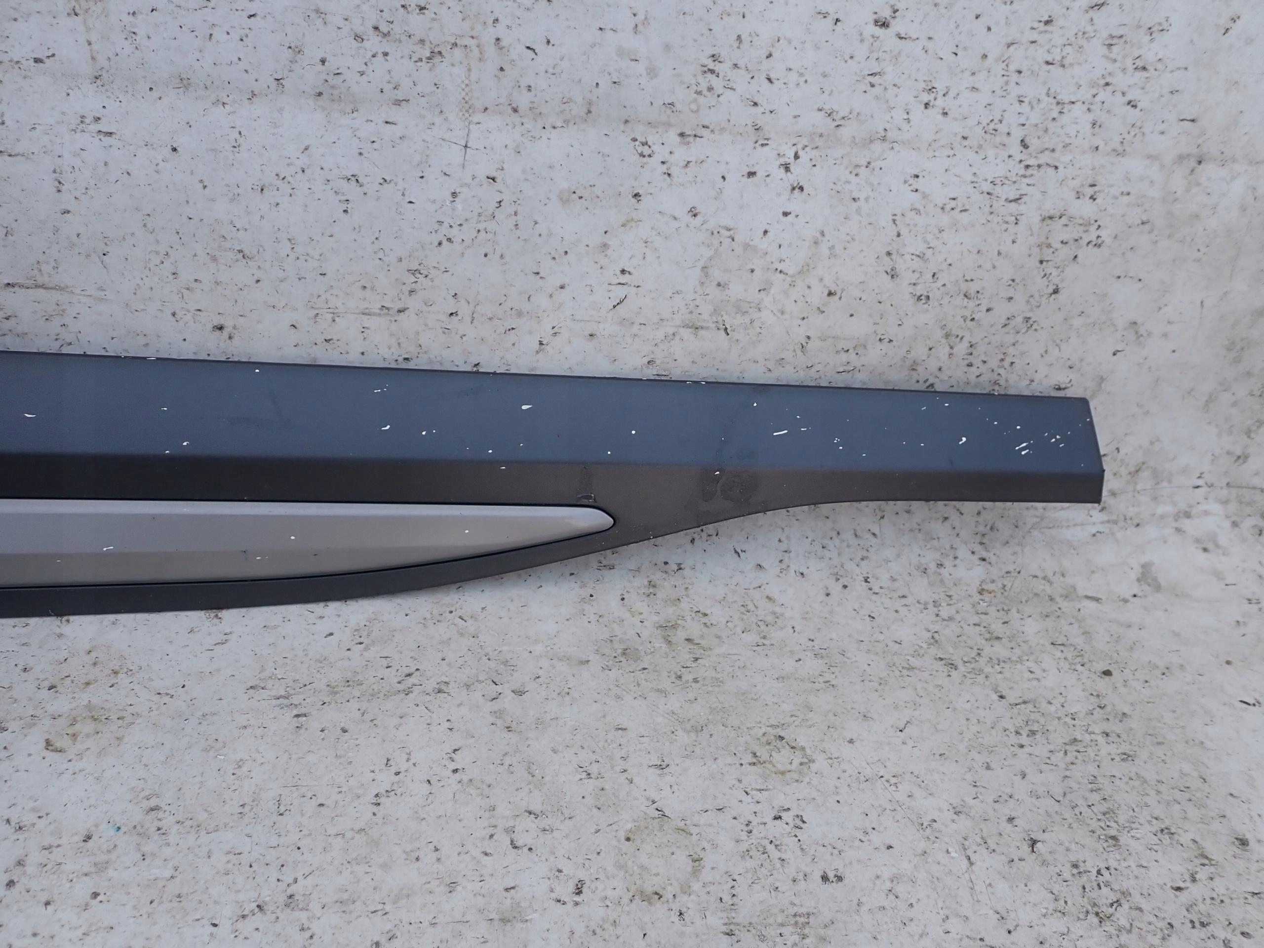 HYUNDAI KONA 17- moulding door left front