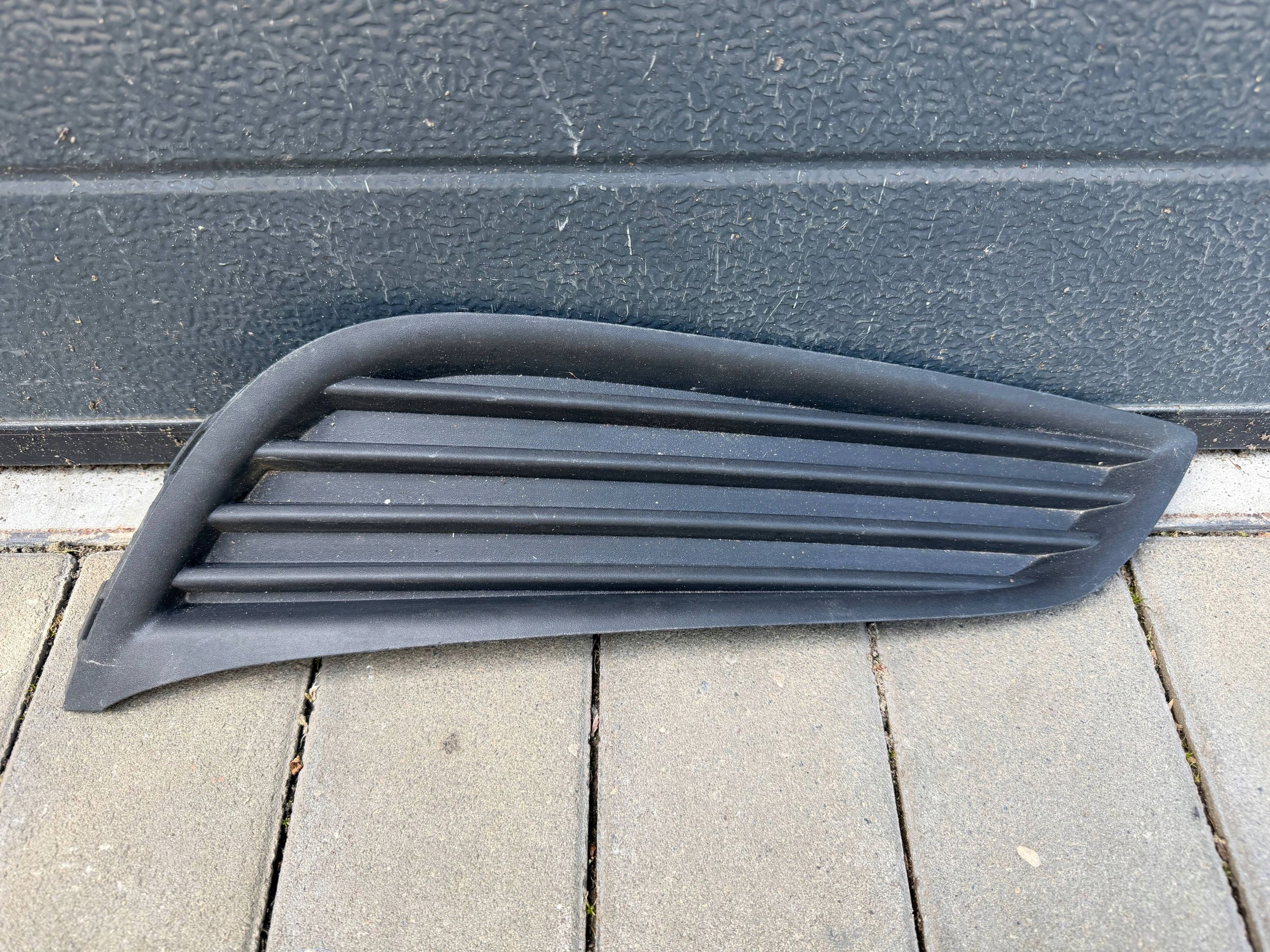 OPEL ASTRA K 5 grille grid of a bumper right front 13448413