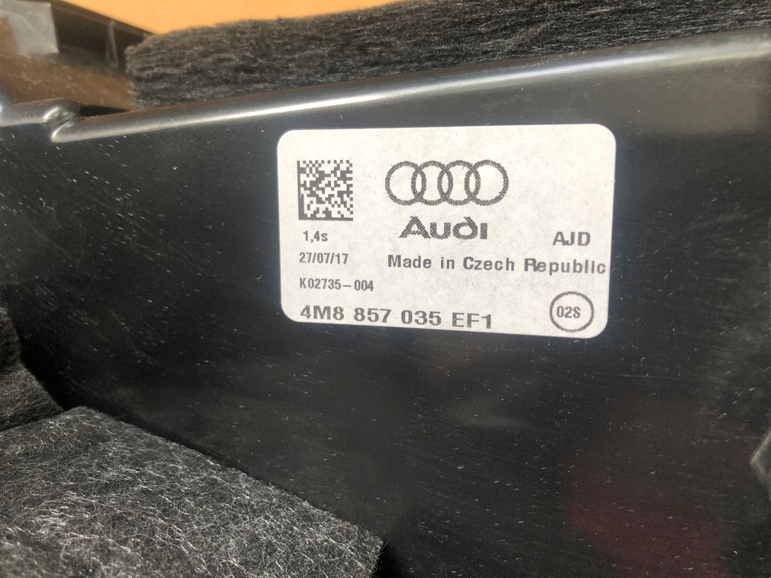 AUDI Q8 Handschuhfach des Beifahrers 4M8857835