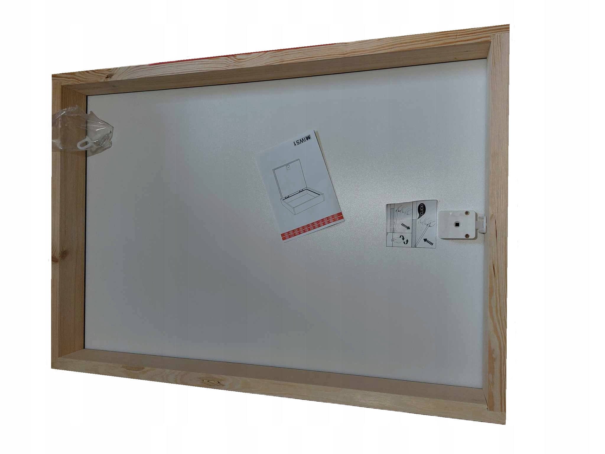 Vylezte podkrovní klapku pro výlez do podkroví, výstup dveří pro otevírání okna