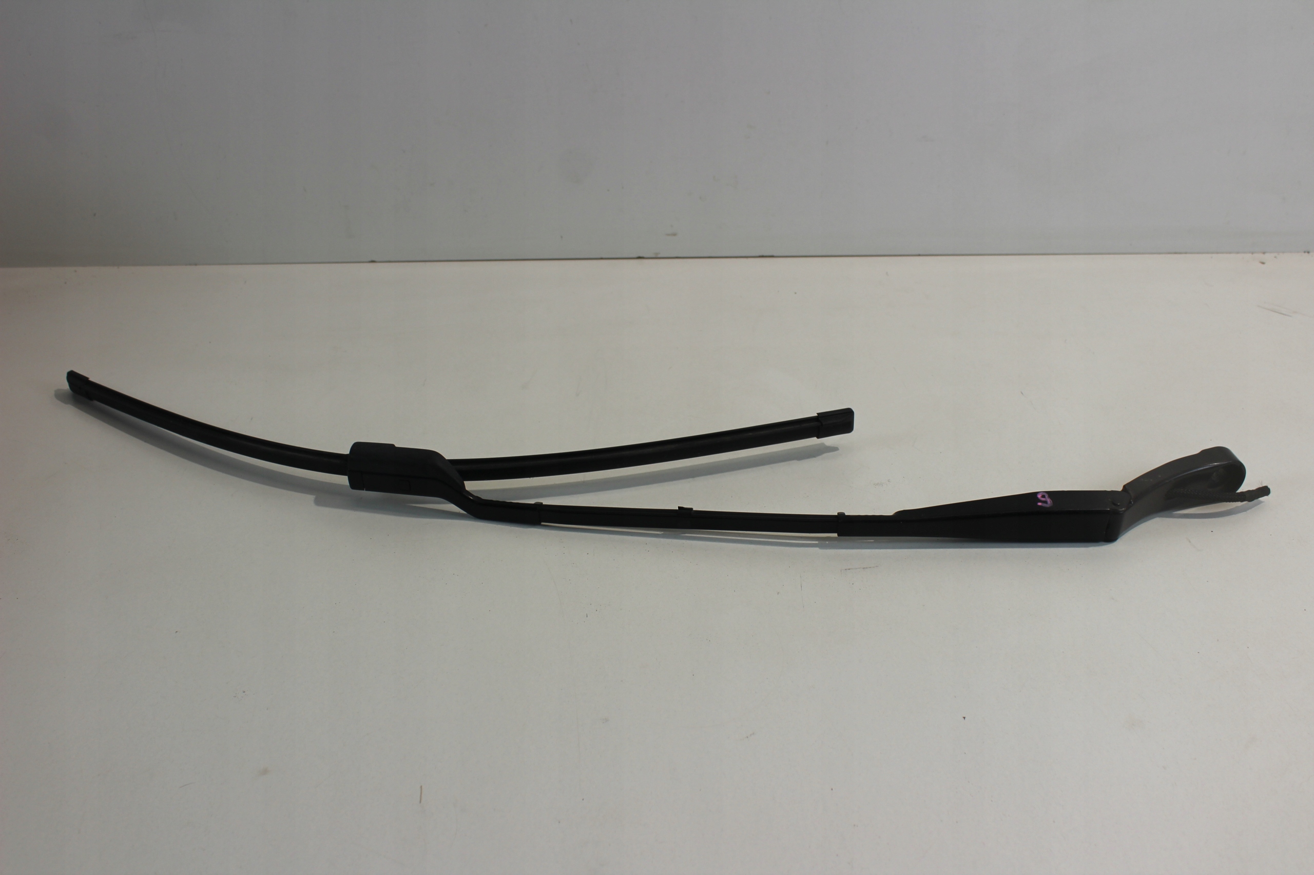 9810664880 - ЩЕТКА СТЕКЛООЧИСТИТЕЛЯ ДЛЯ PEUGEOT 5008 3008 2 II LION