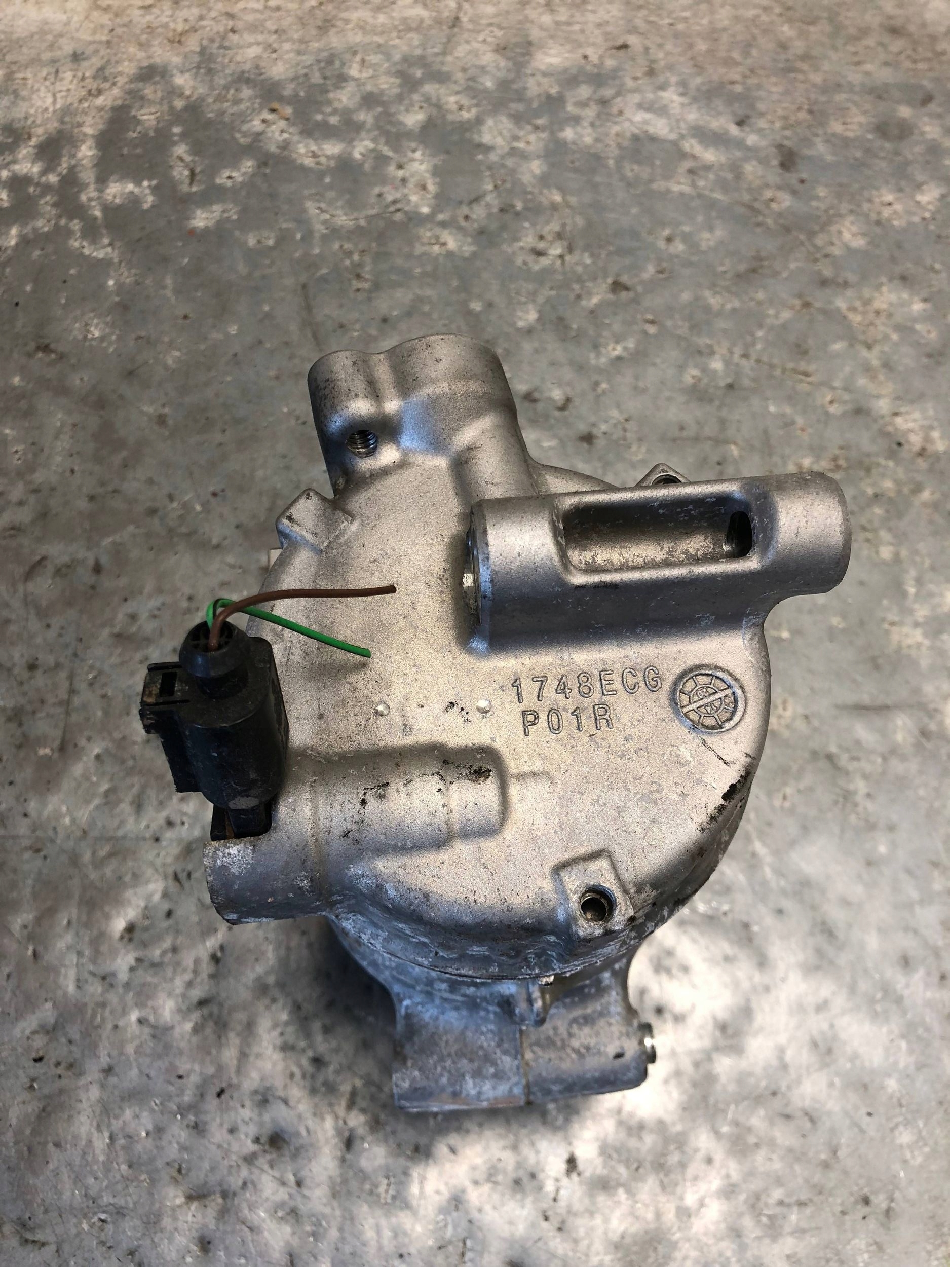 compressor compressor; of the air conditioning VW POLO 5Q0820803E