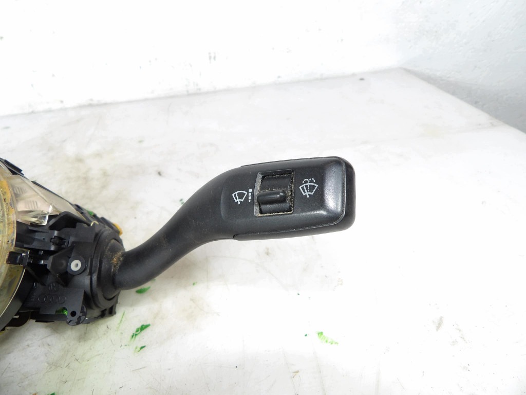 AUDI A4 B6 Commodo essuie glace 8E0953549F