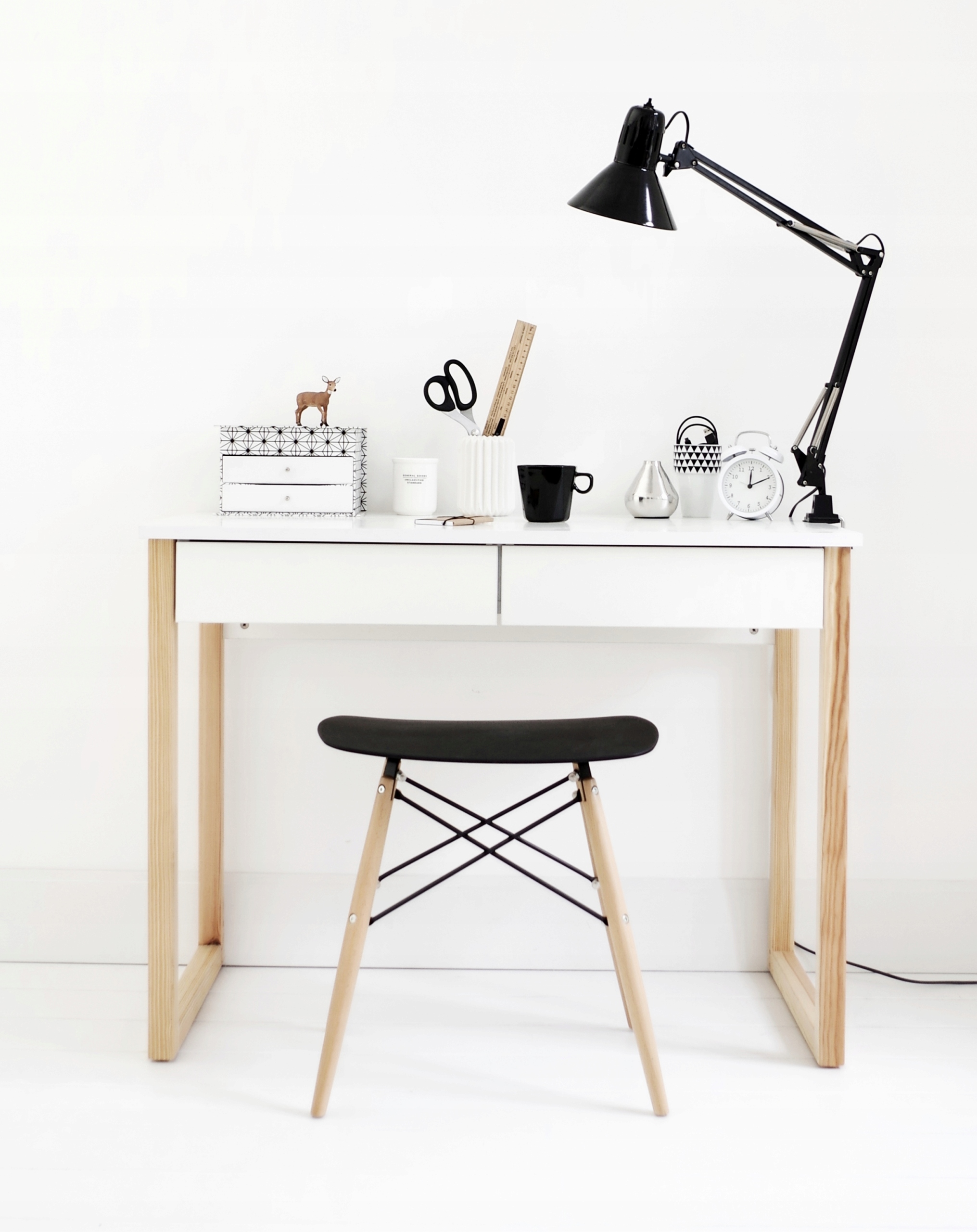 Biurko Białe Skandynawskie Drewniany Stelaż 120 cm Marka inna