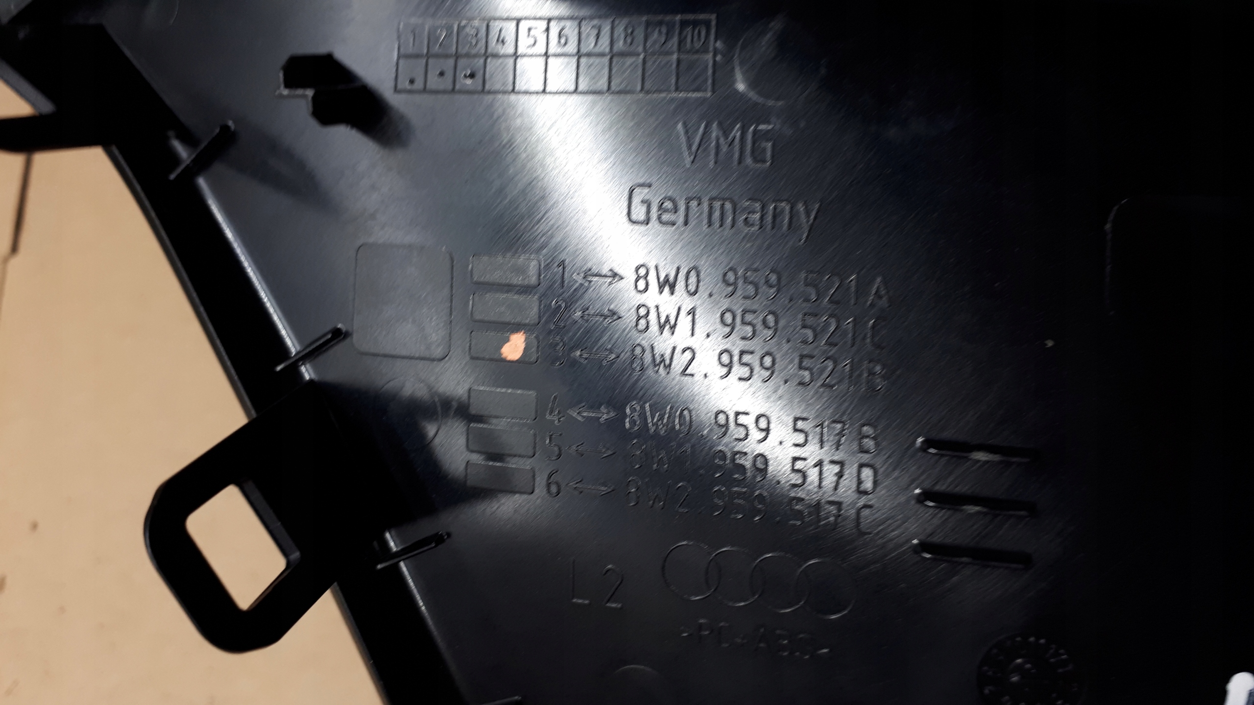 Audi A4 A5 8W ручка двери внутренняя 8W0959521A