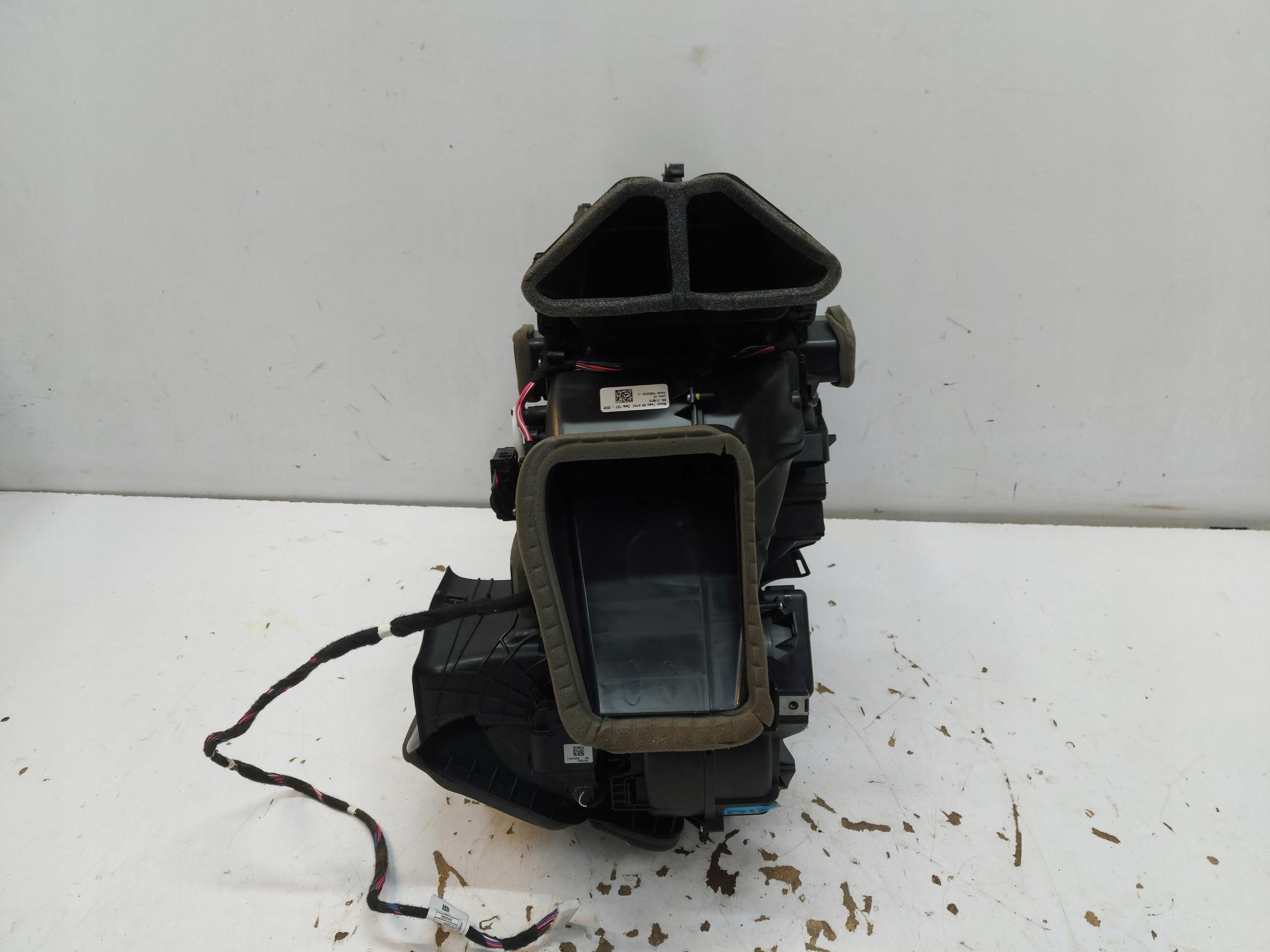 TESLA 3 III ohřívač 1099999-00-a