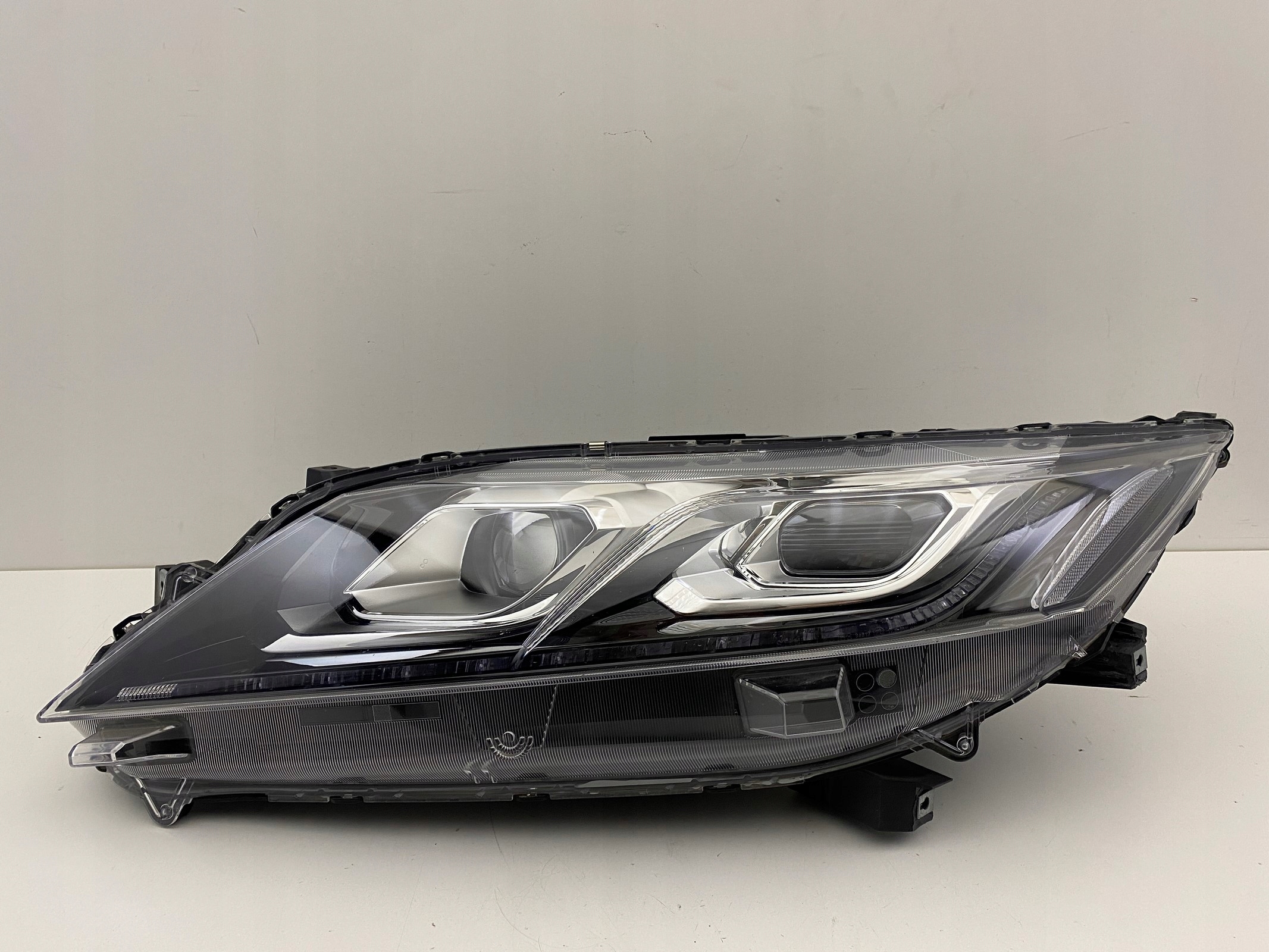 MITSUBISHI ECLIPSE CROSS ЛІВА ФАРА ПОВНИЙ КОМПЛЕКТ LED