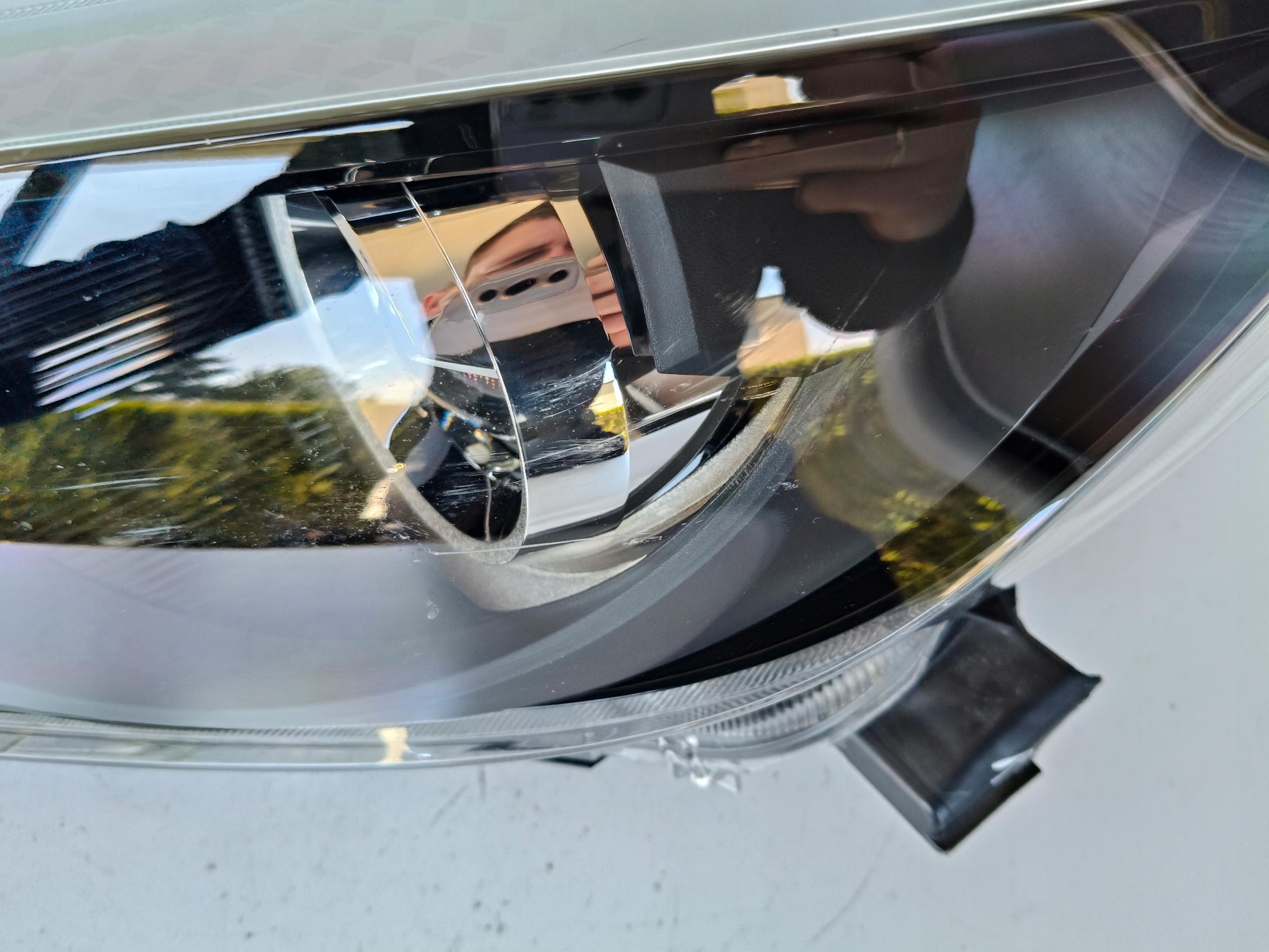 light left REFLEKTOR TOYOTA YARIS IV 20