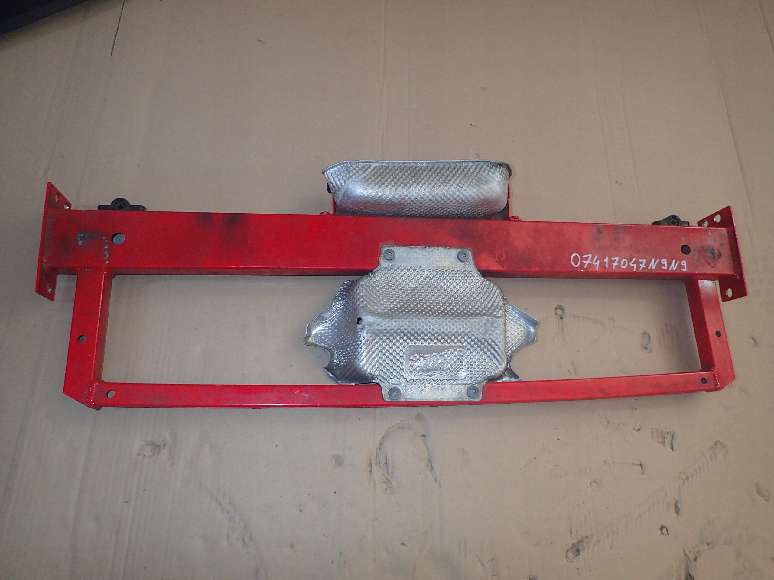 AUDI R8 420 кронштейн укрепление пряжки ремня