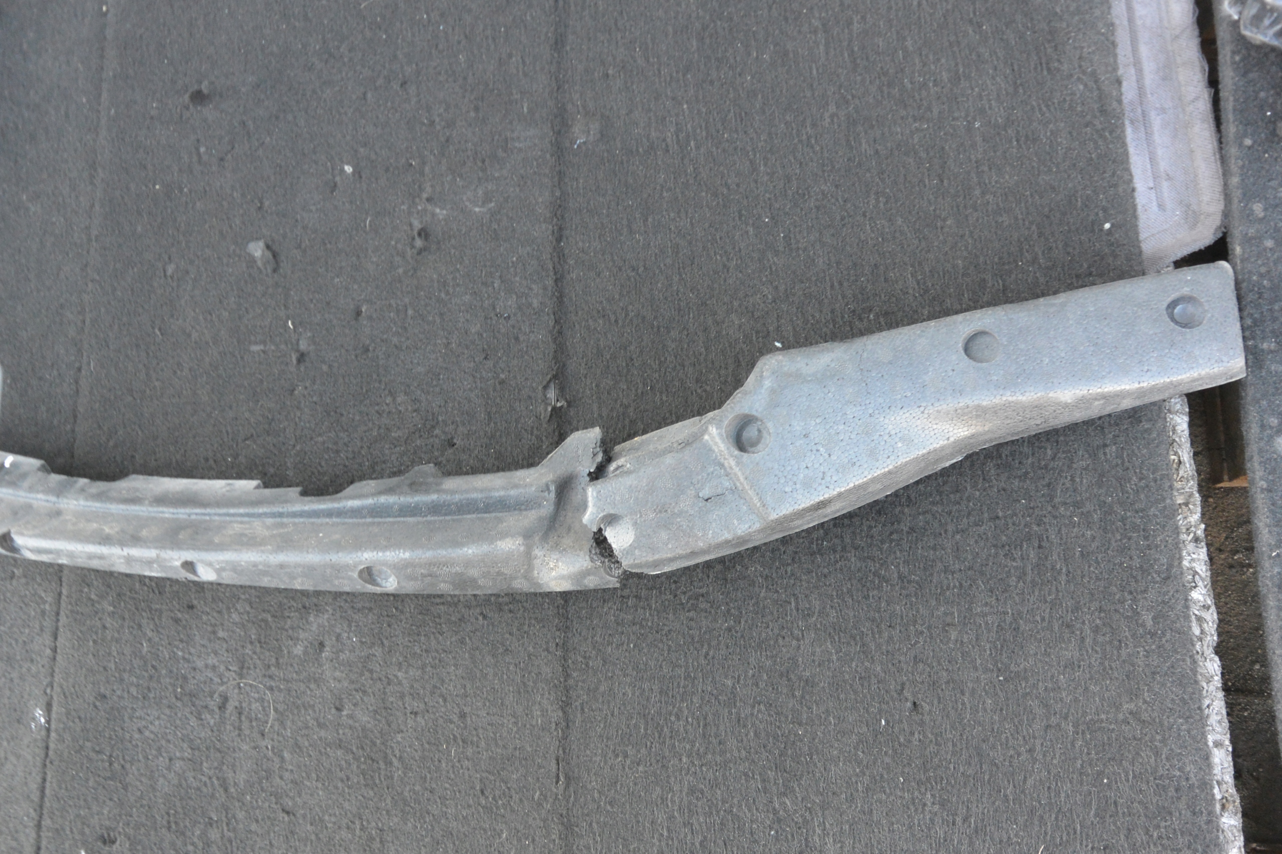 ABSORBER nárazníku předek MASERATI QUATTROPORTE VI