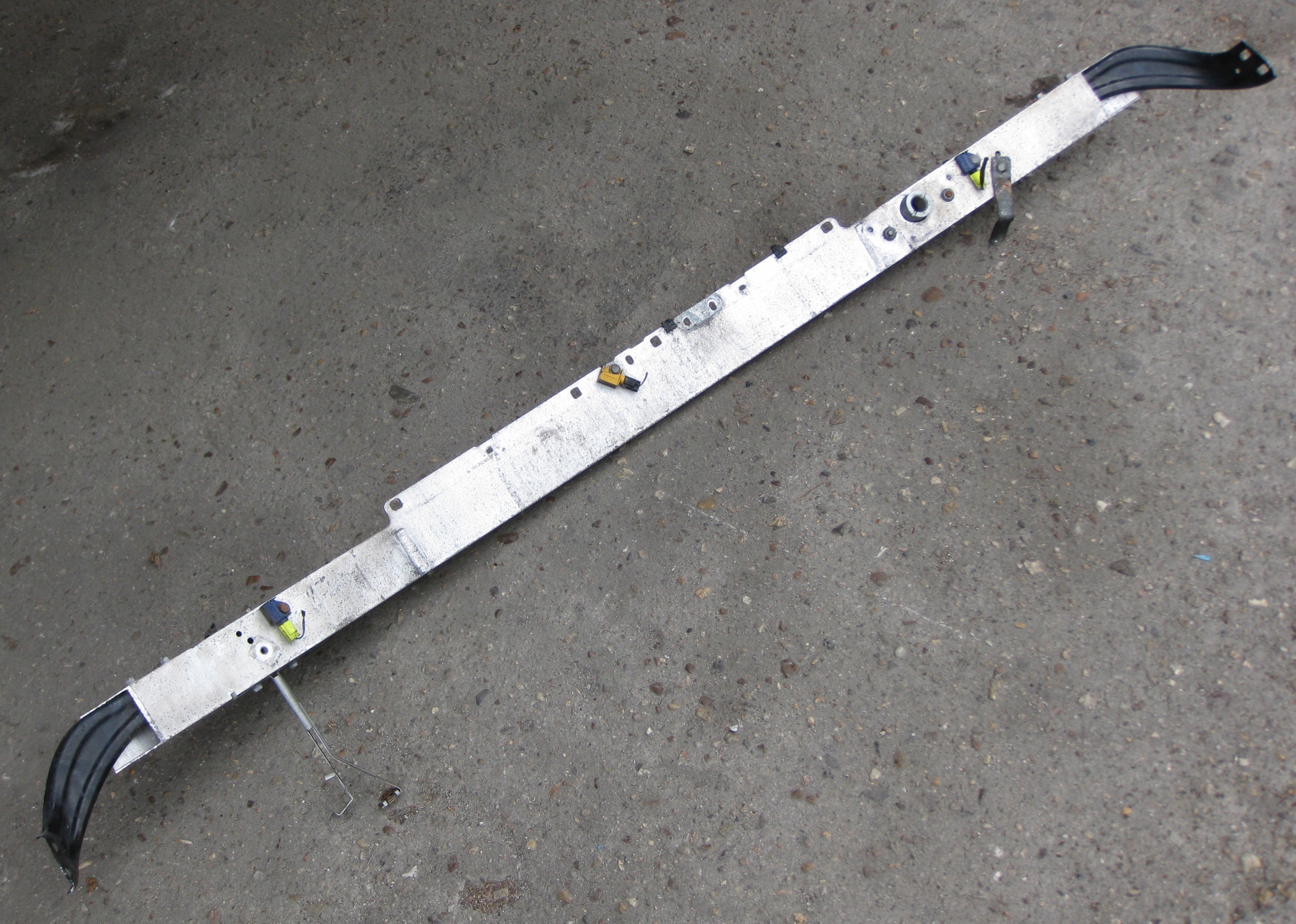 MERCEDES W212 E KLASA 11R bumper support front front A2126200230