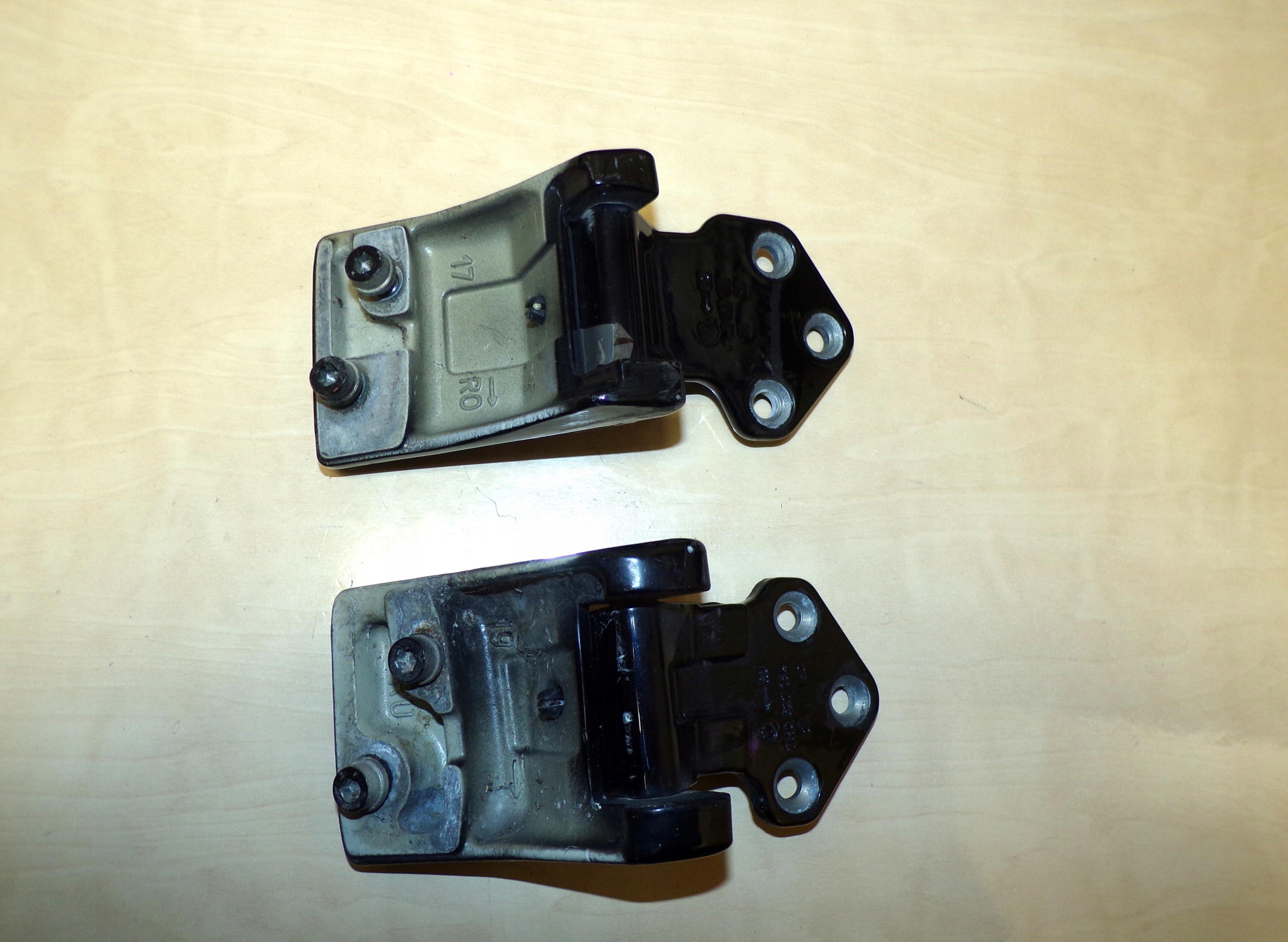 VW T5 TRANSPORTER hinges door TYLNYCH PRAWYCH upper and lower IDEALNE