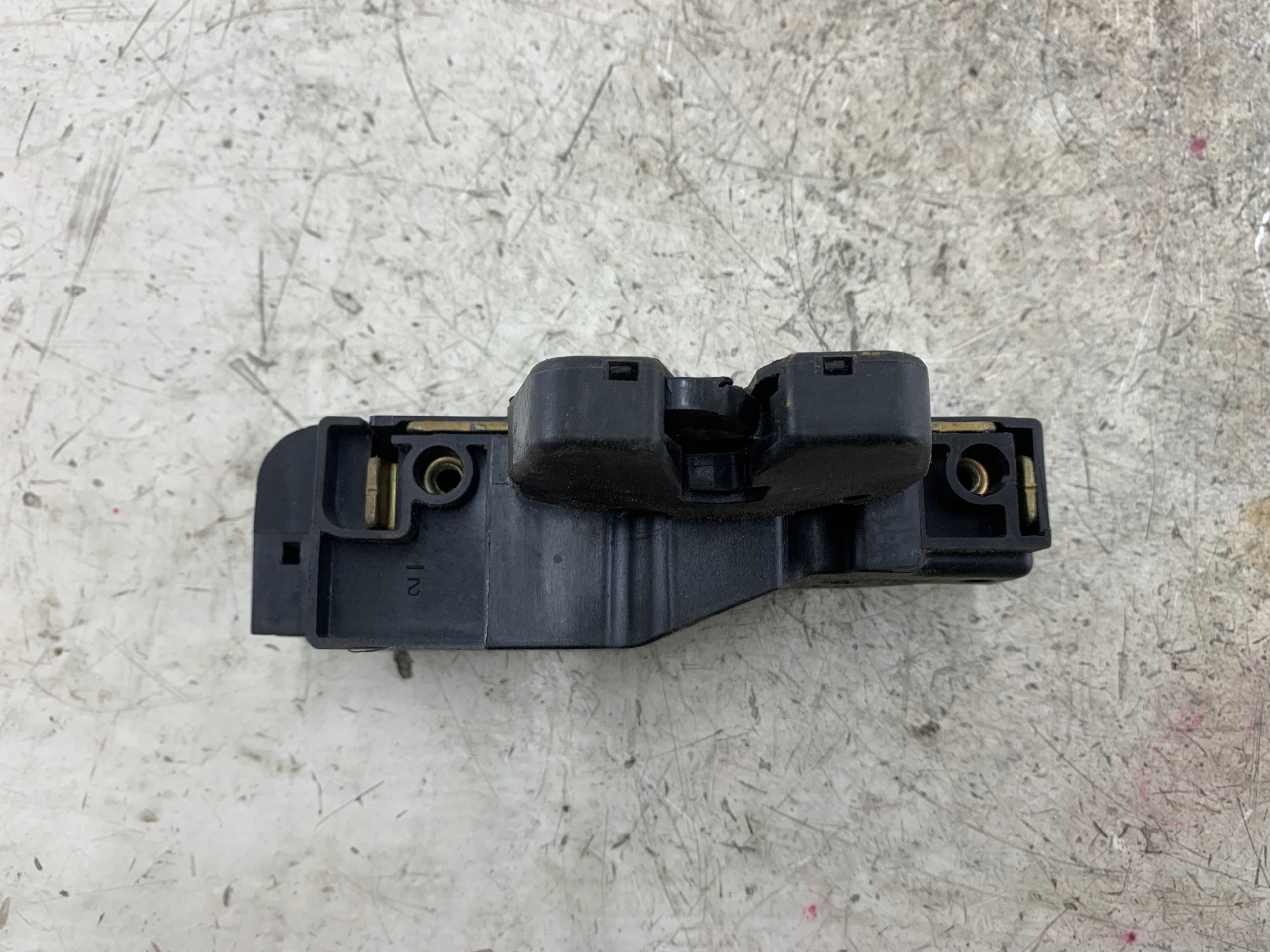 CITROEN C4 and lock bonnet boot