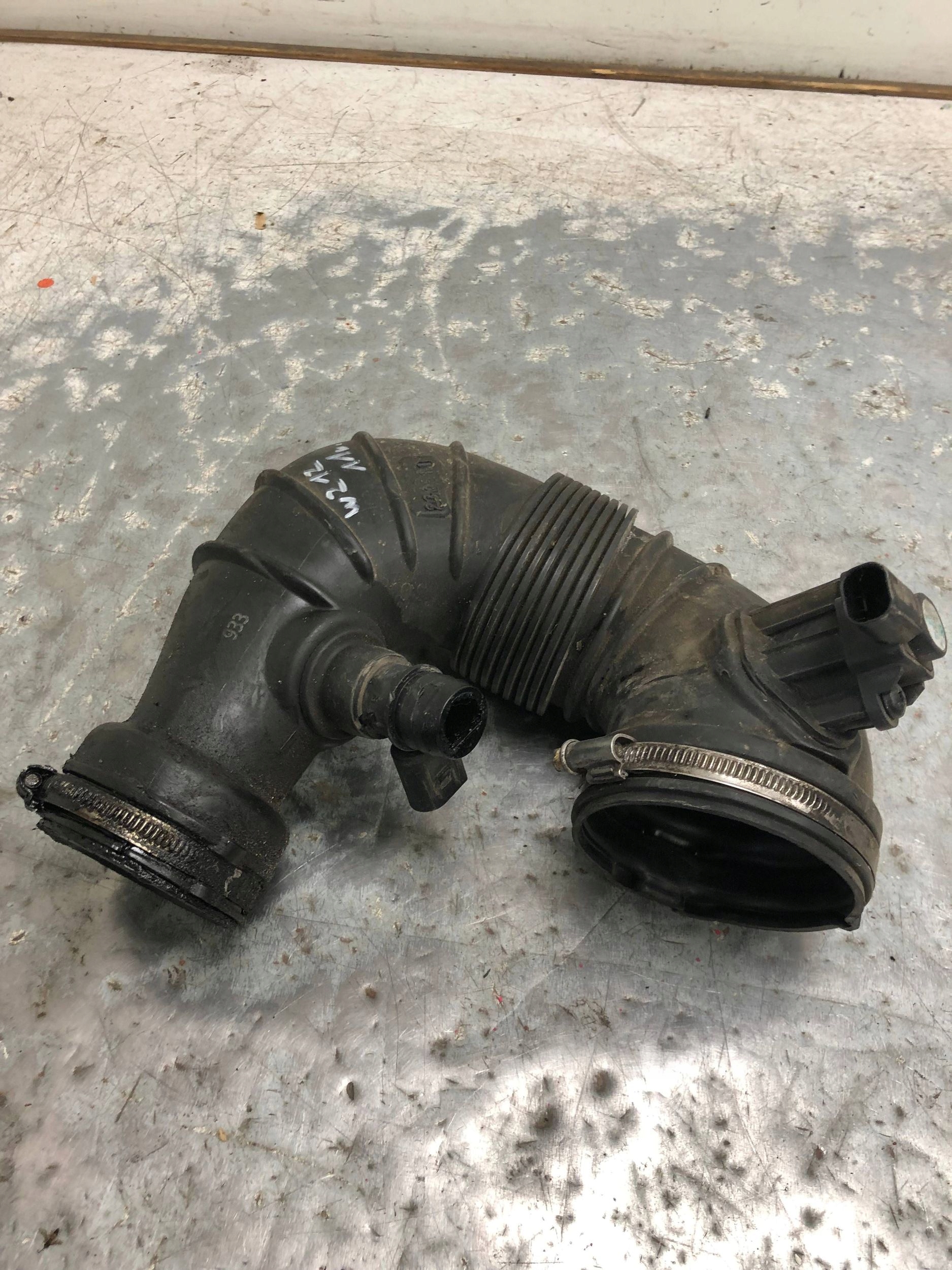 pipe air hose MERCEDES W212 A6510900337
