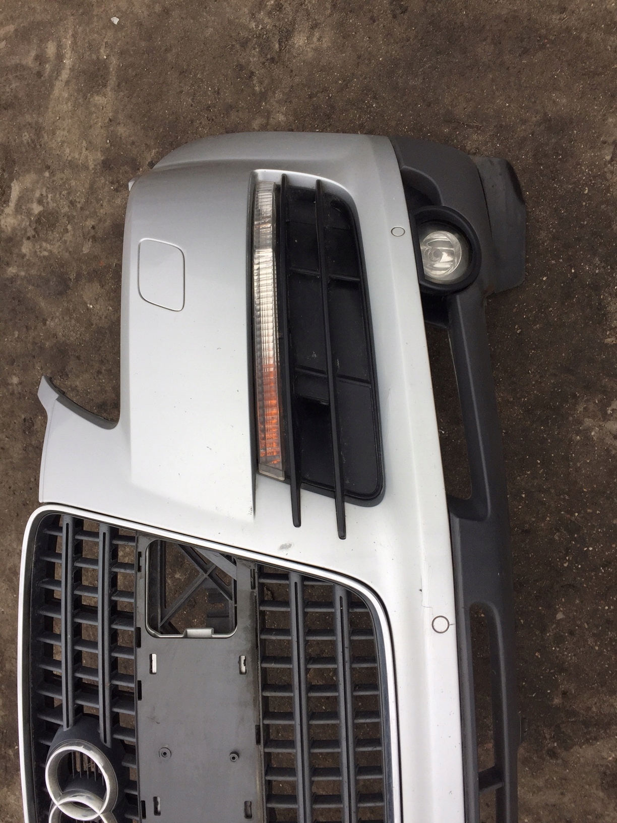 AUDI Q7 4L LX7W front bumper grill grille front
