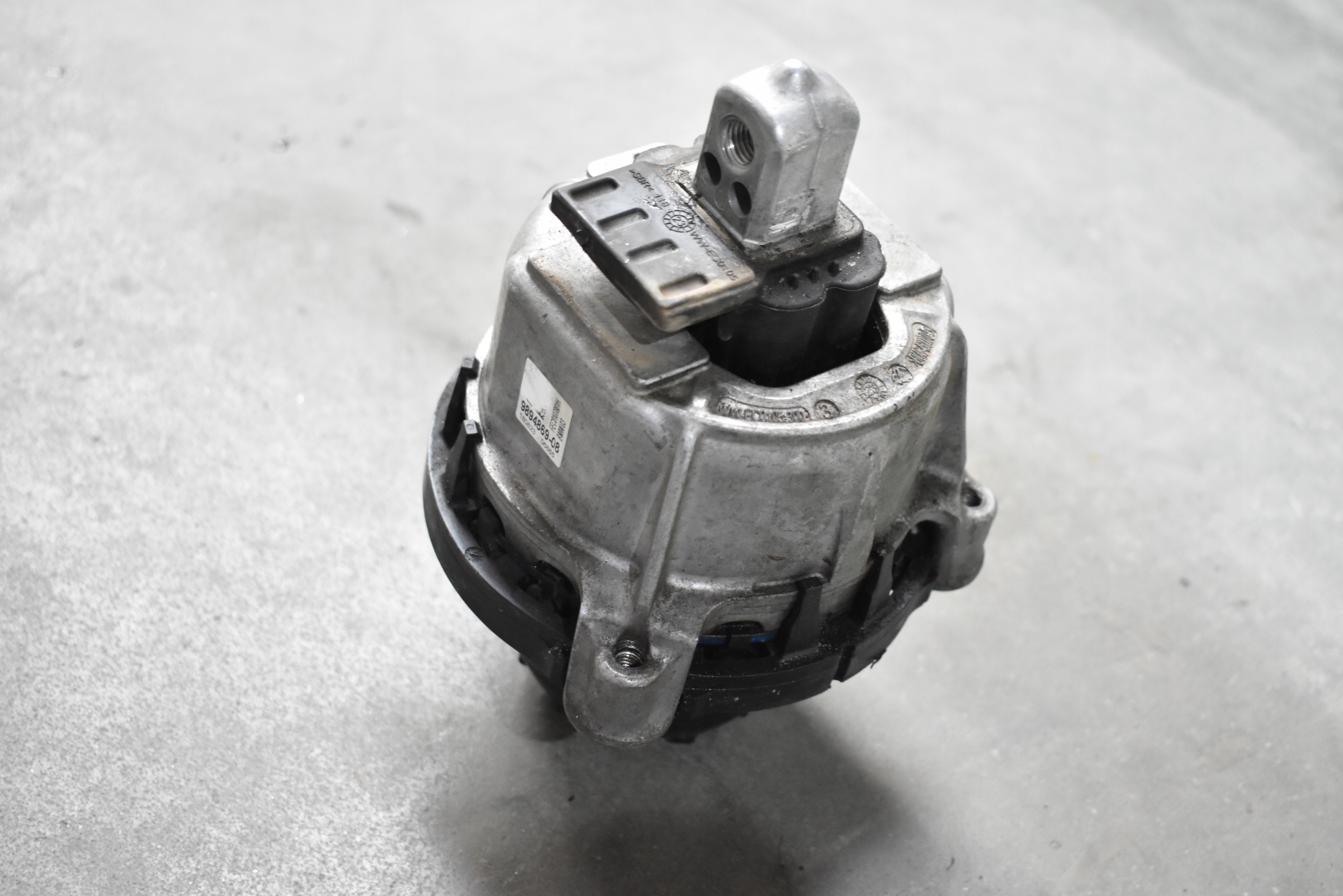 IDEALNA engine mount left BMW G70 G60 1