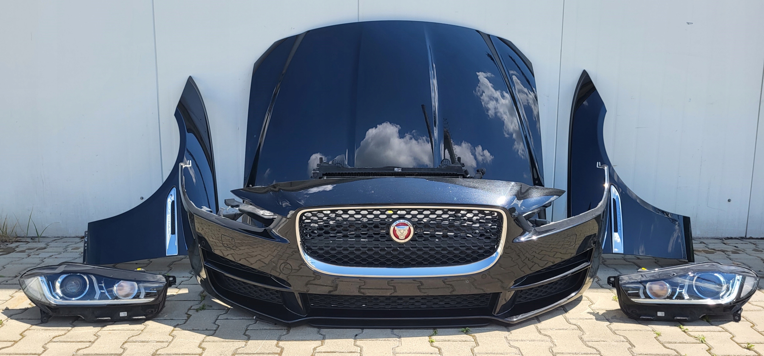 JAGUAR XE 15-19 MASKA BŁOTNIKI LAMPY PAS ZDERZAK