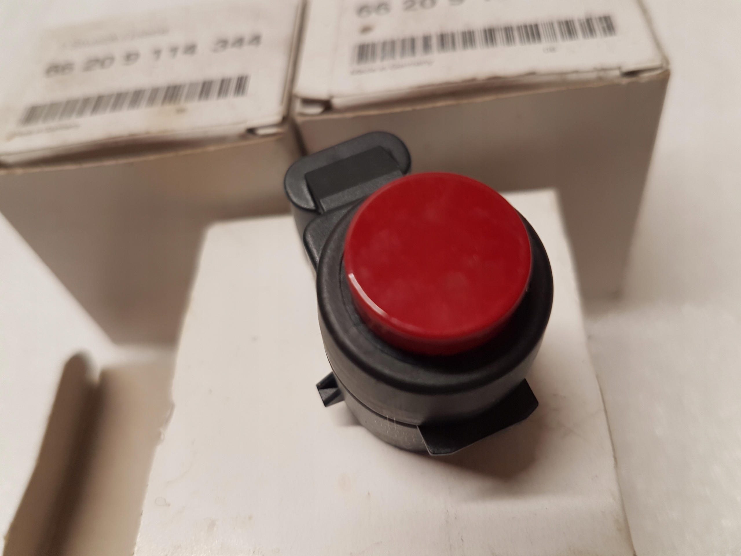 snímač PDC BMW E81 E82 E87 E88 Z4 E89 E90 E91 YA61 KARMESIN ROT 9114344