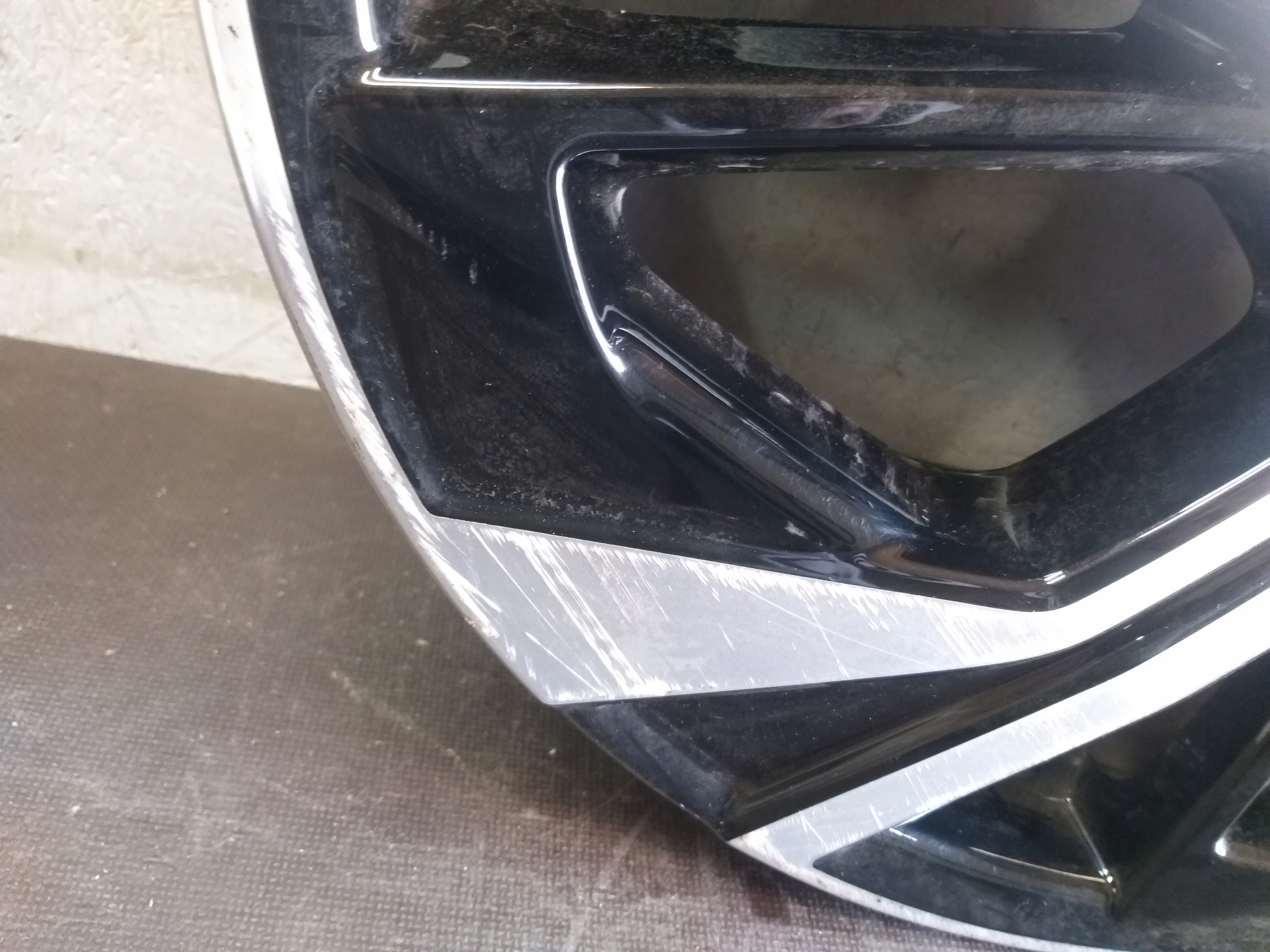 disk hliníkový NISSAN 20" 8J 5X114,3 ET40