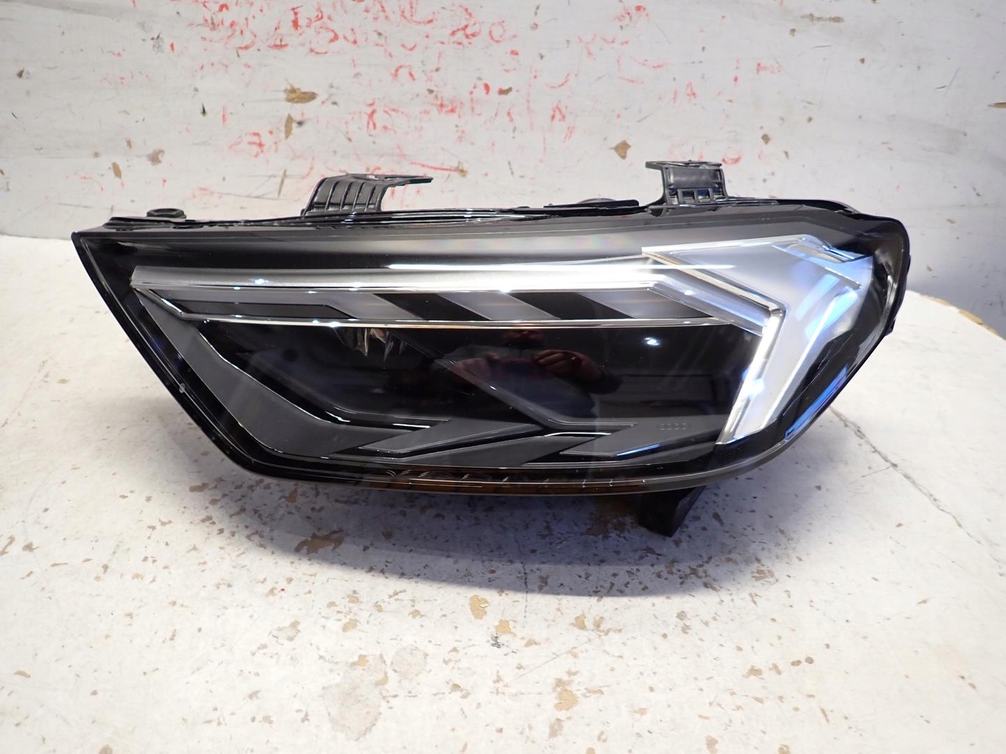 light front front left AUDI A1 II 2019- FULL LED 82A941033D