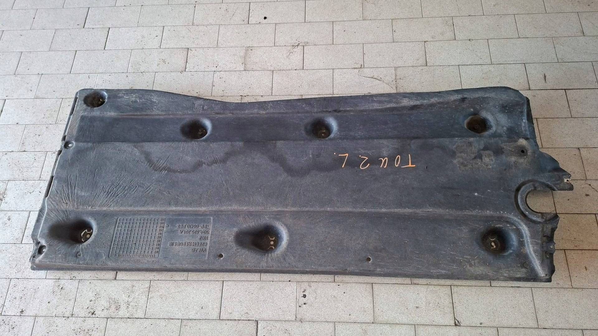 cover side chassis left side VW Touran III 5QA825201A