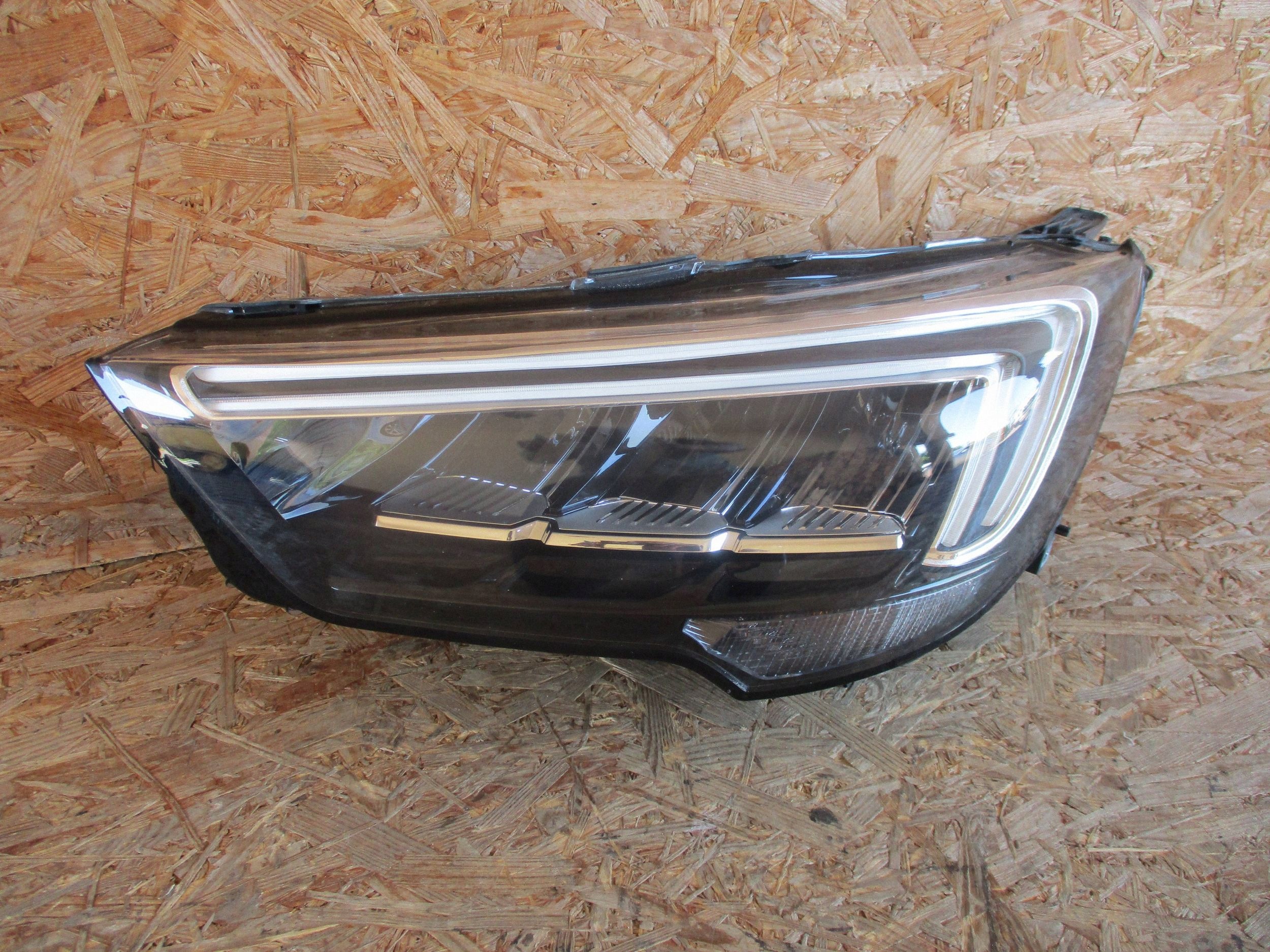 light front front left OPEL CROSSLAND X LIFT 21