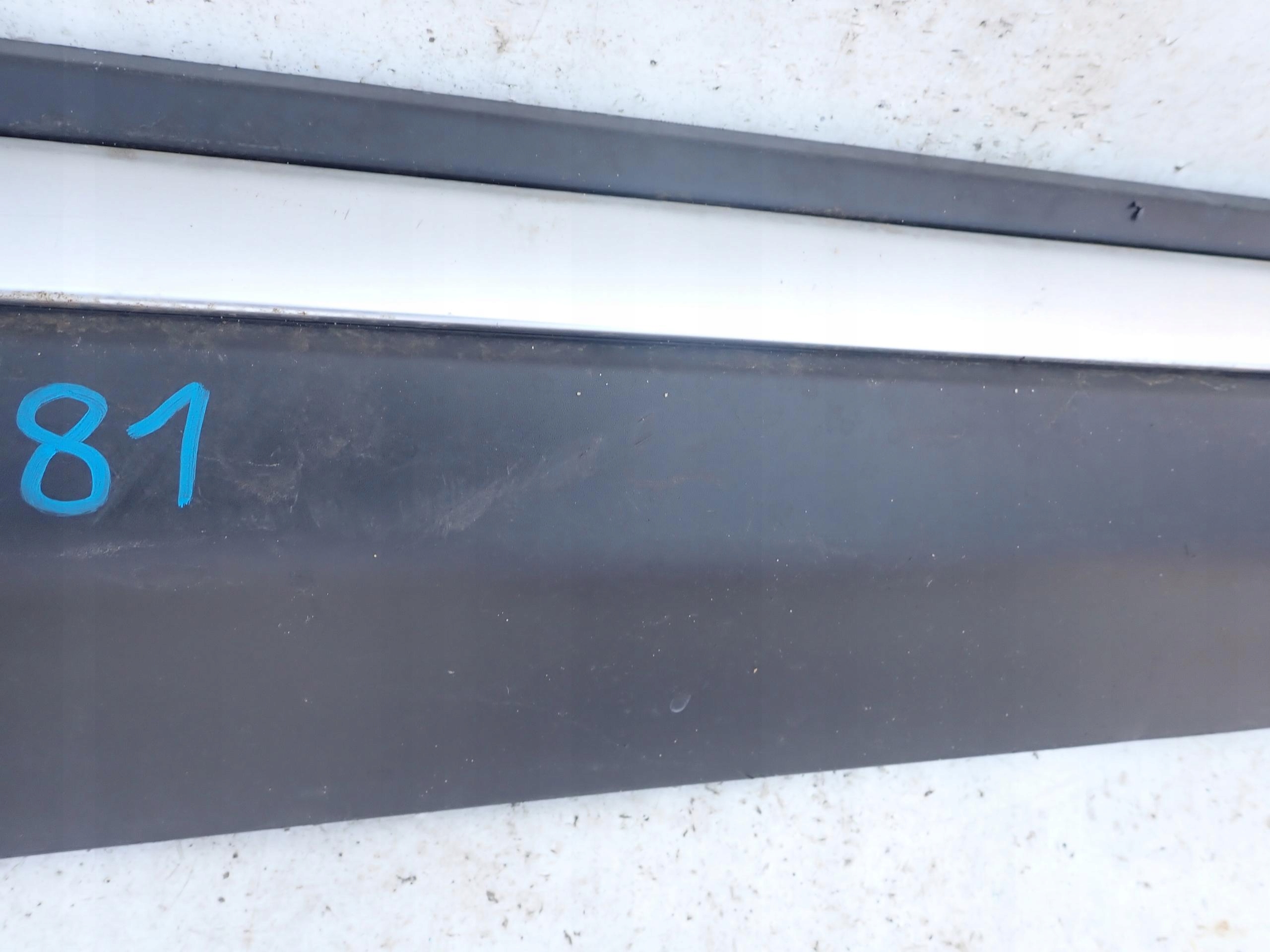 RANGE ROVER EVOQUE and 11- moulding door right front
