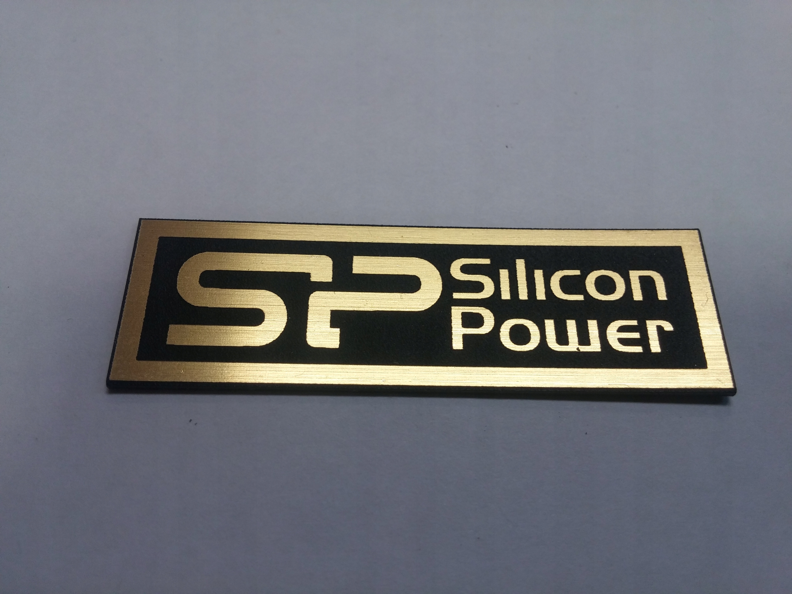 

Silicon Power naklejka emblemat 54x17 mm * Złota