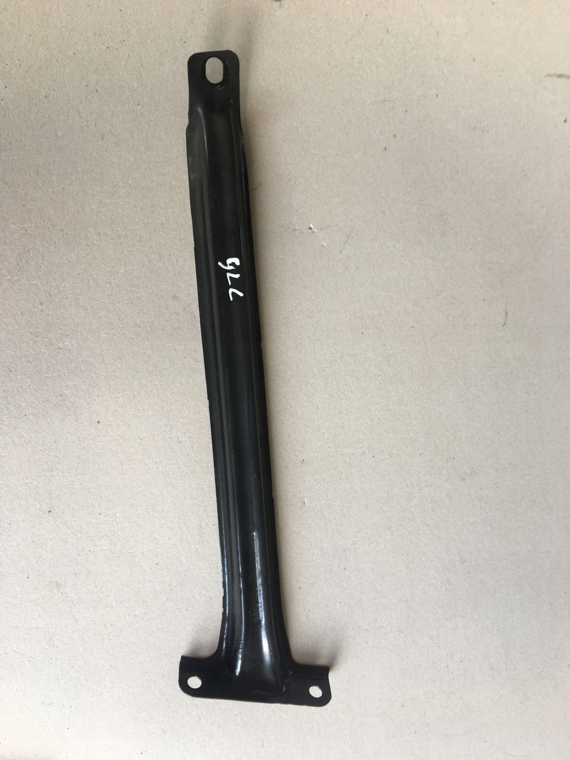 MERCEDES GLC w253 кріплення стійки A2136280124