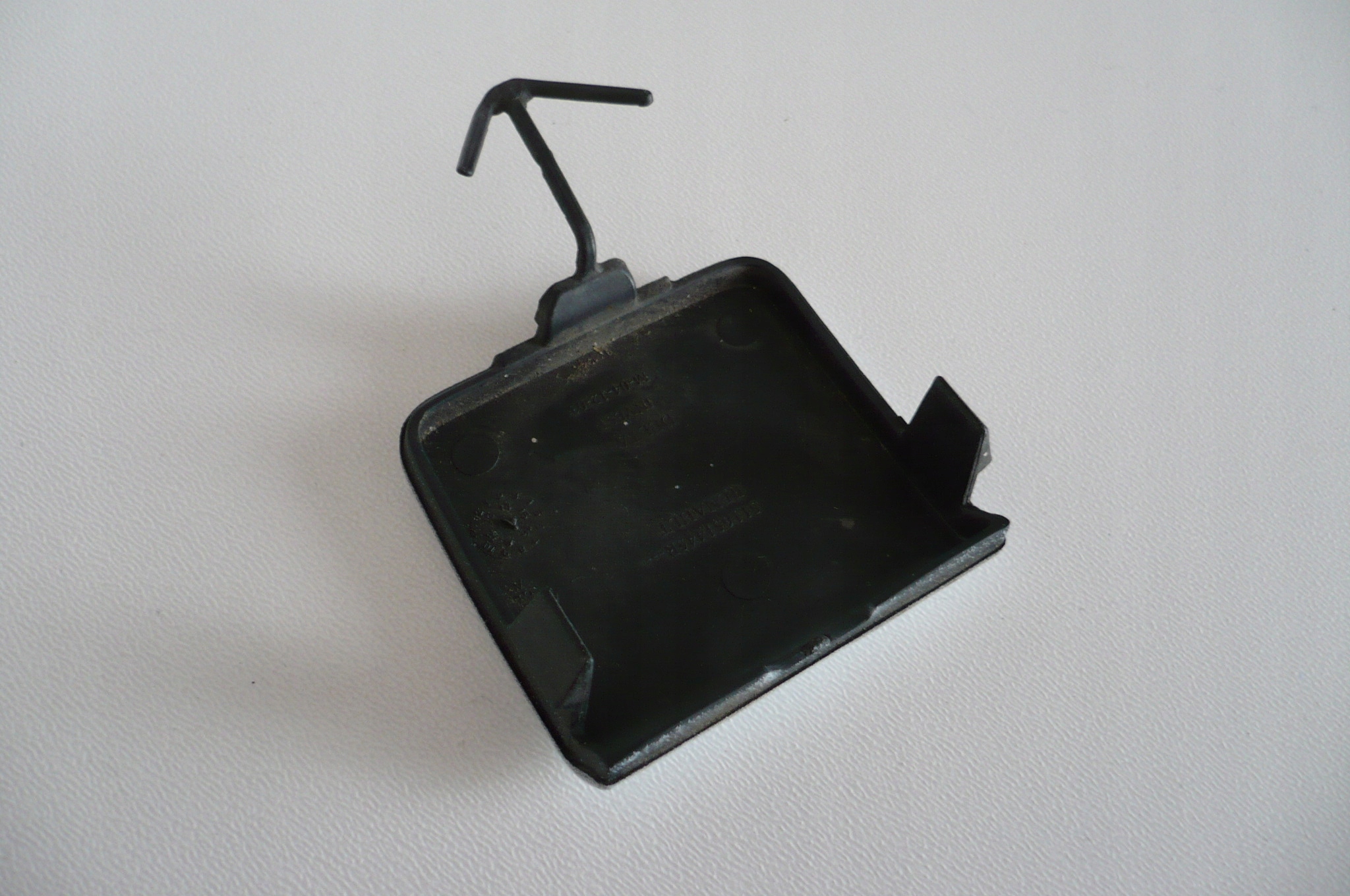 DACIA LOGAN MCV KOMBI towing hook cap bumper rear part 2012-15