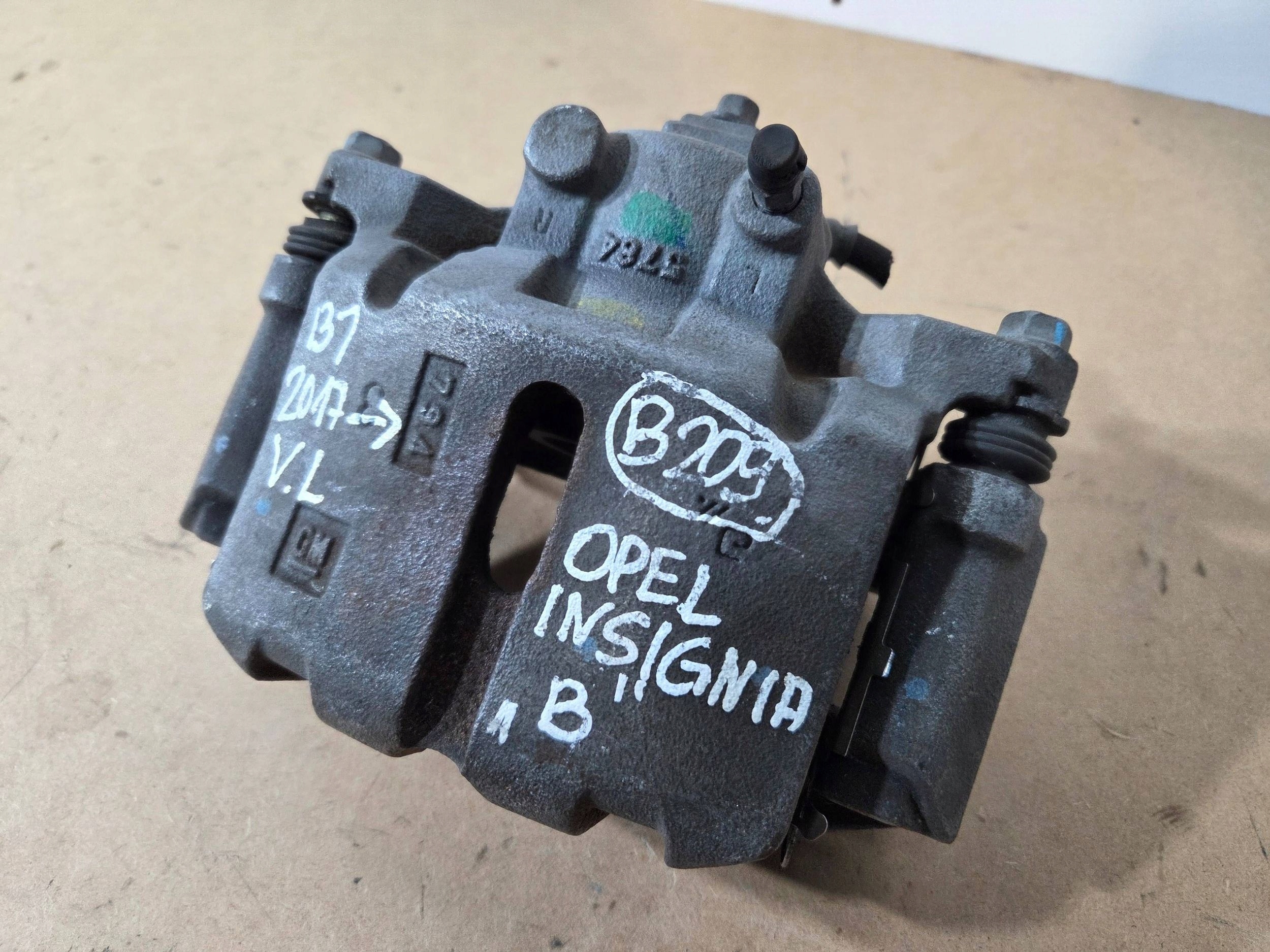 Opel Insignia B caliper brake front left (B209)