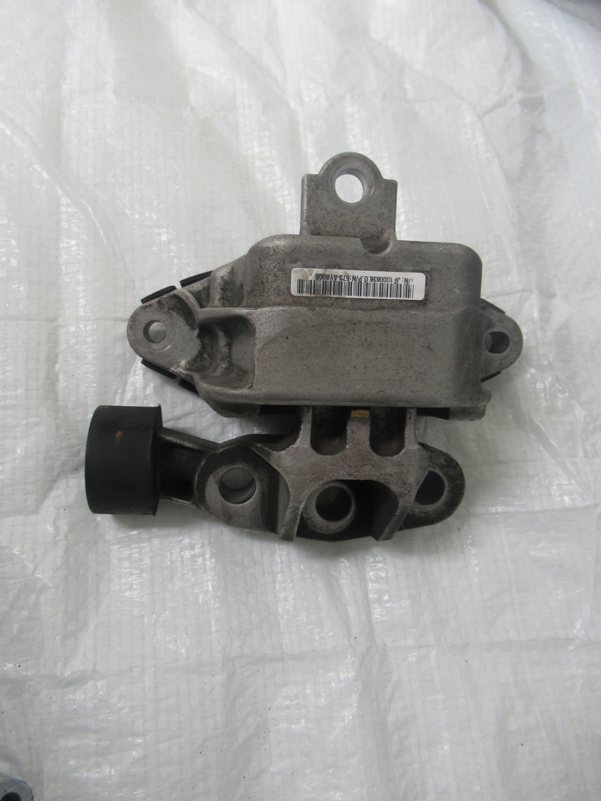 ŁAPA PODUSZKA SILNIKA OPEL MOKKA 1.7 CDTI