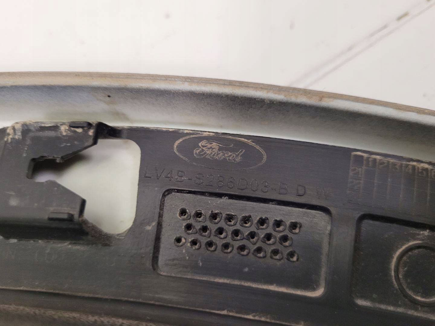 Couverture Aile Arrière Gauche Bouche buse Ford Kuga 3 2020 LV4B-S286D03