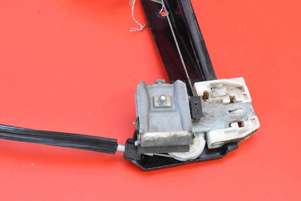 window regulator right front EU 1K0959702B VW TOURAN 1 and 03-06