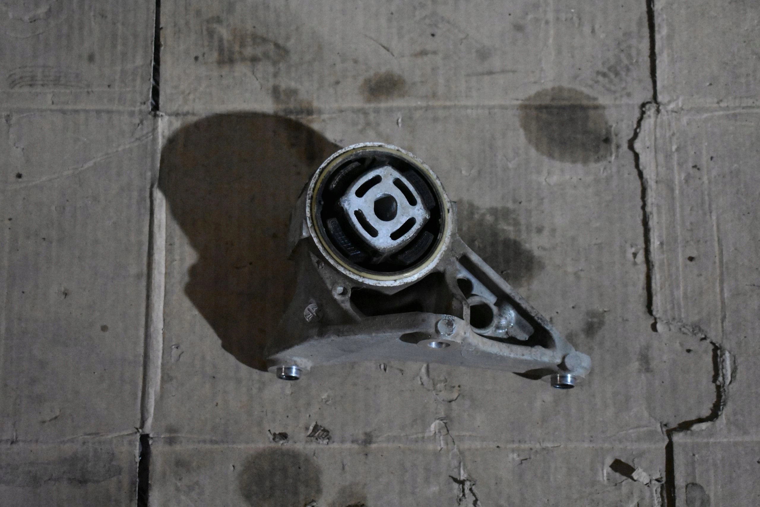 IDEALNA holder engine mount right PORSCHE TAYCAN 1