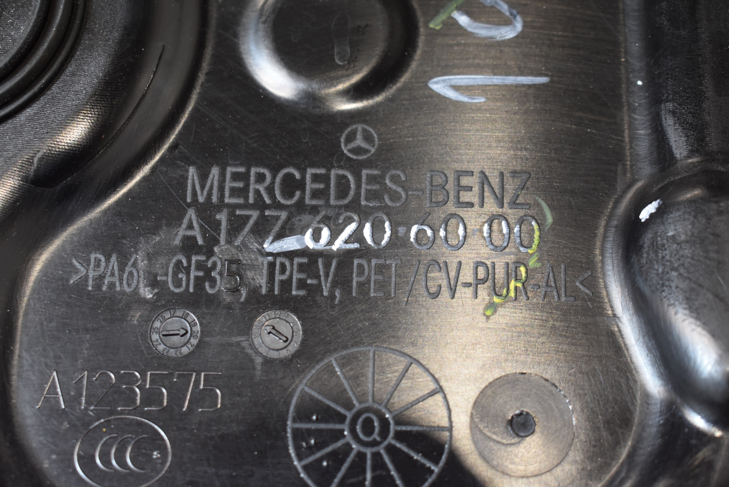 IDEALNA Blende Abdeckung wärmblech MERCEDES GLB X247 1