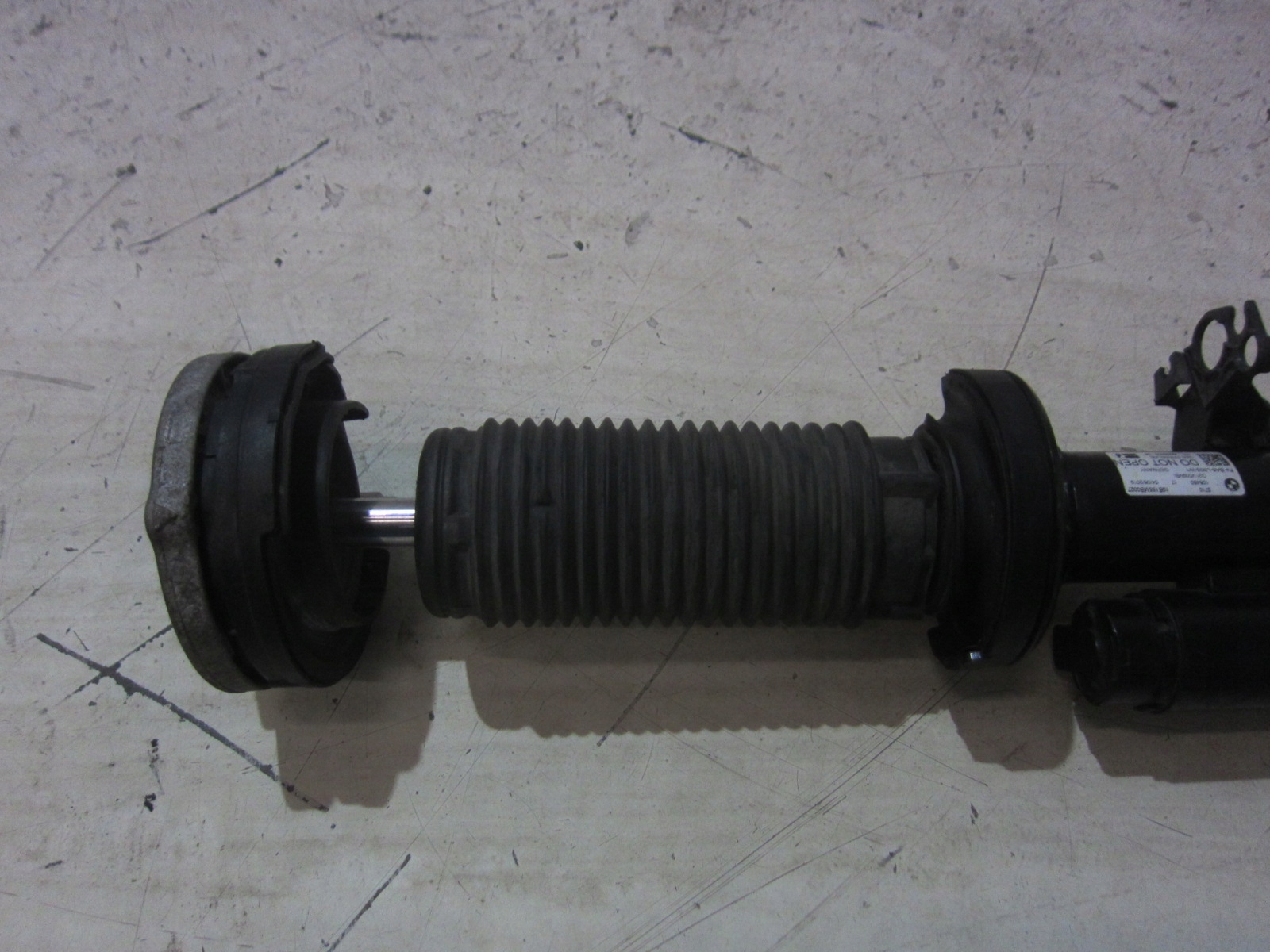 BMW 5 G31 X-DRIVE 4X4 shock absorber left front front VDM 37106866533