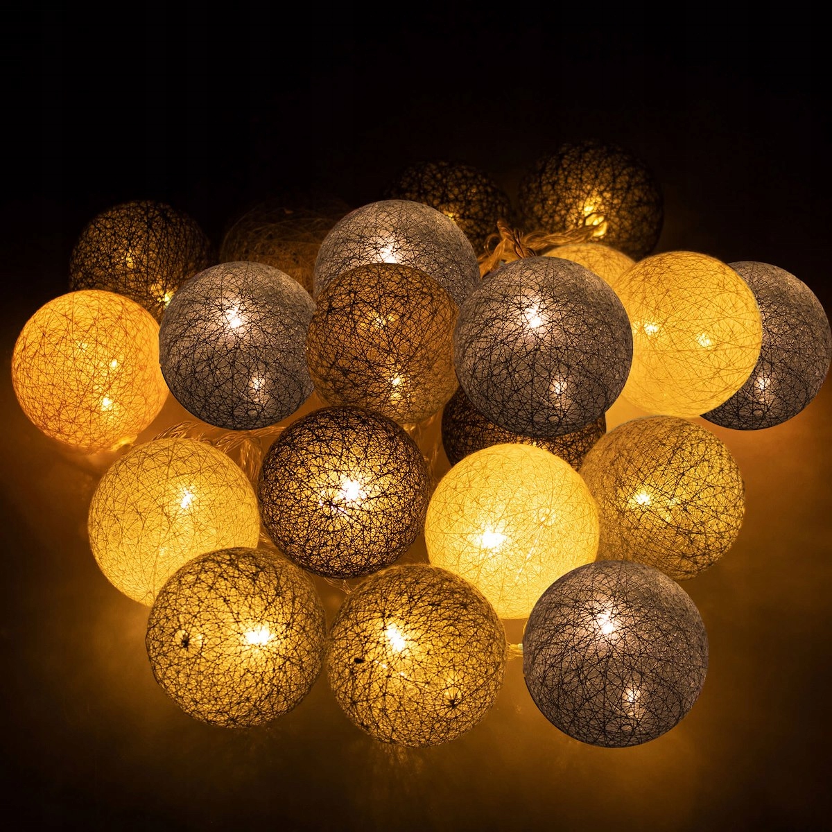 LAMPKI KULE COTTON BALLS GIRLANDA ŚWIETLNA 30LED 6cm KULE NA PRĄD ŚWIECĄCE Liczba lampek 21 - 50