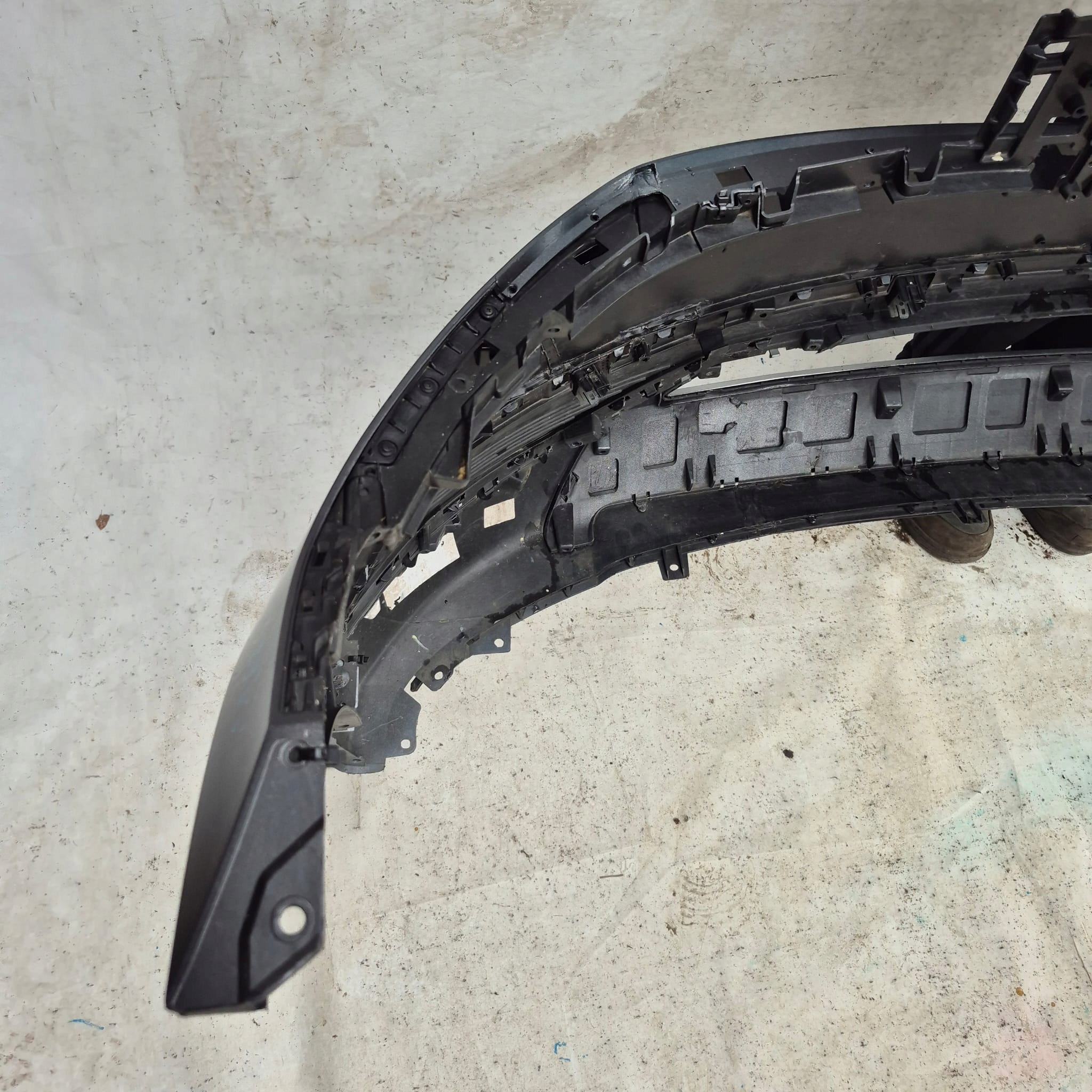 HYUNDAI IONIQ 5 21-24 bumper front front PDC
