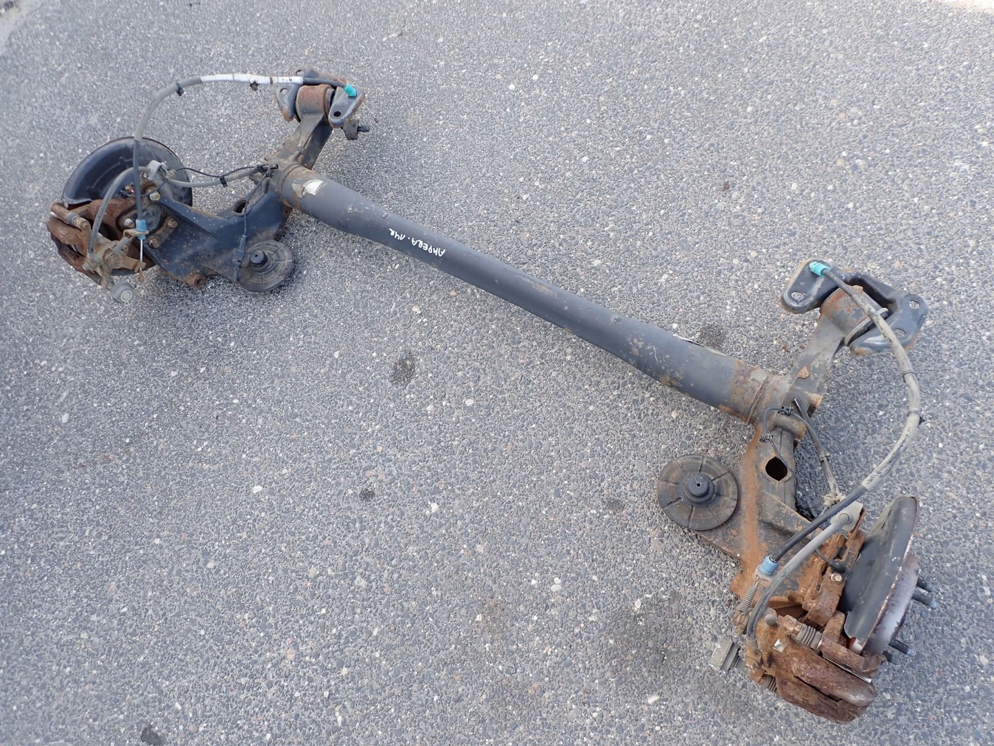 BELKA OŚ ZAWIESZENIA TYŁ KOMPLETNA VOLT AMPERA 14R Producent części Opel OE