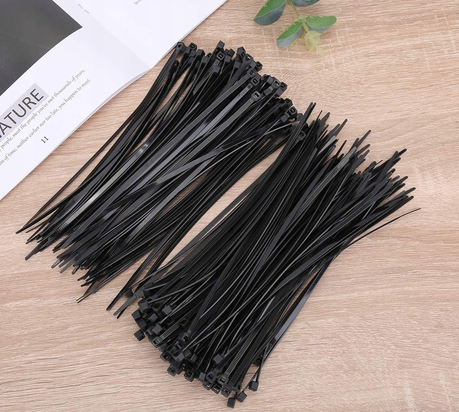 3.6x300 OPASKI ZACISKOWE KABLOWE ZIPERKI TRYTKA UV EAN (GTIN) 5905529940057