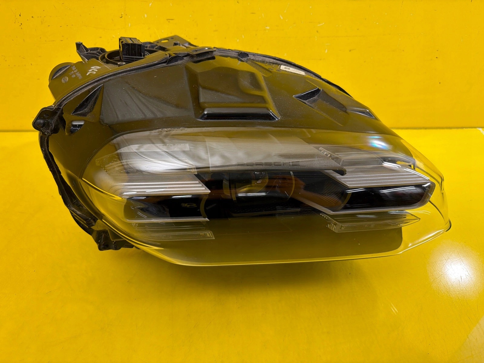 light right Porsche Taycan Full Led 9J1941032E