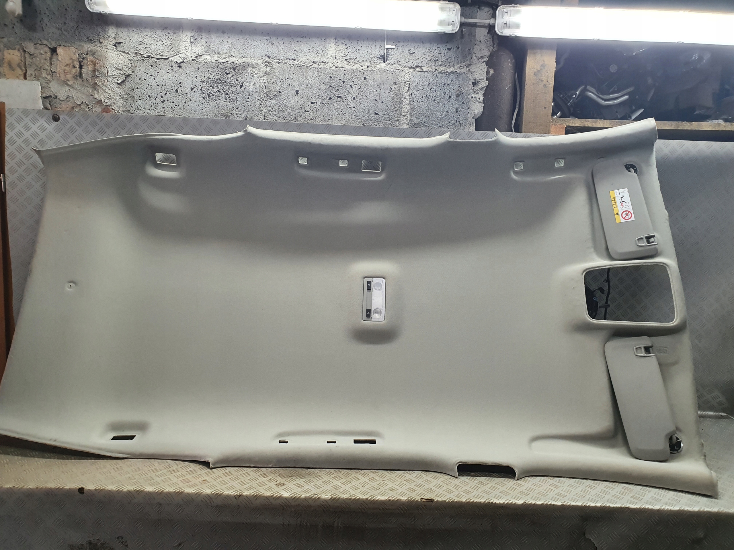 39043669 - ОБШИВКА СТЕЛІ OPEL ASTRA K УНІВЕРСАЛ