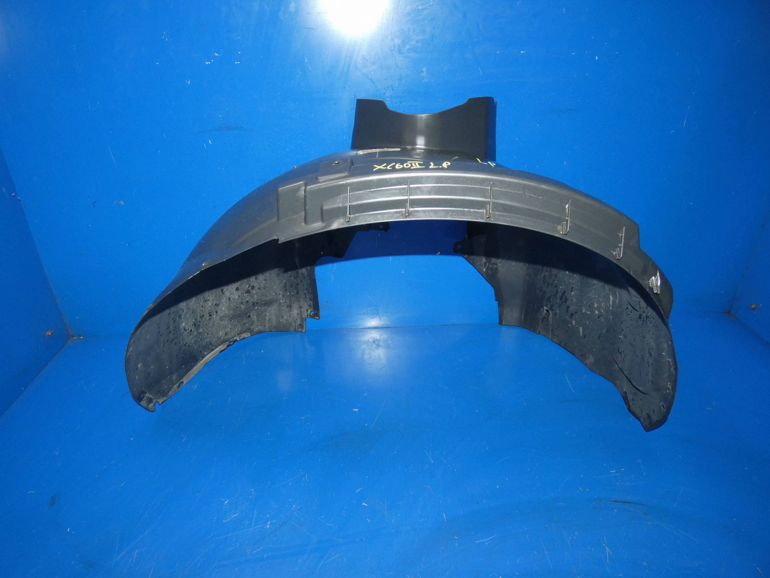 VOLVO XC60 II 17- mudguard left left front front