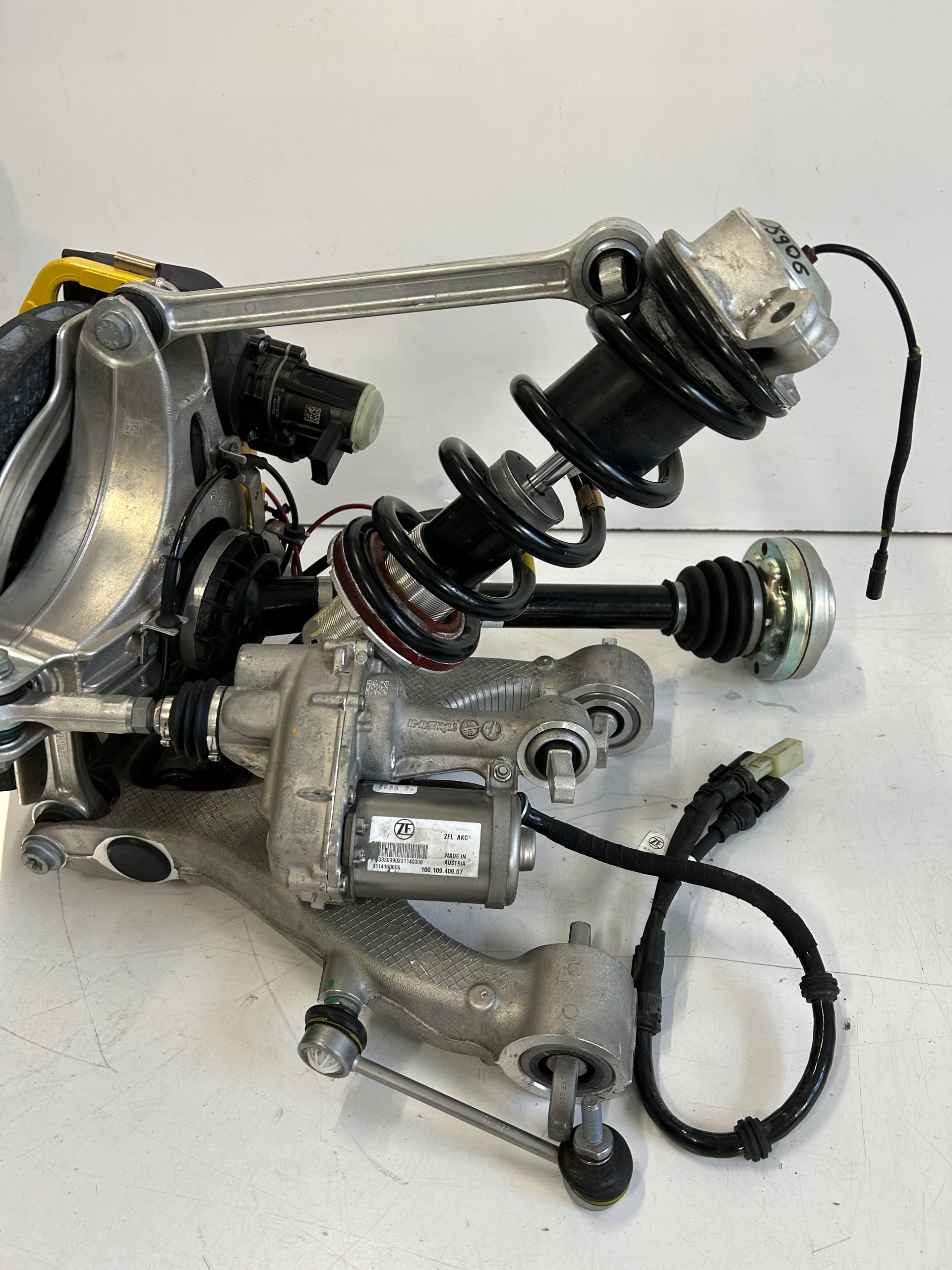 sususpension rear. swing, engine steering, Ceramika, Ferrari 812 Superfast