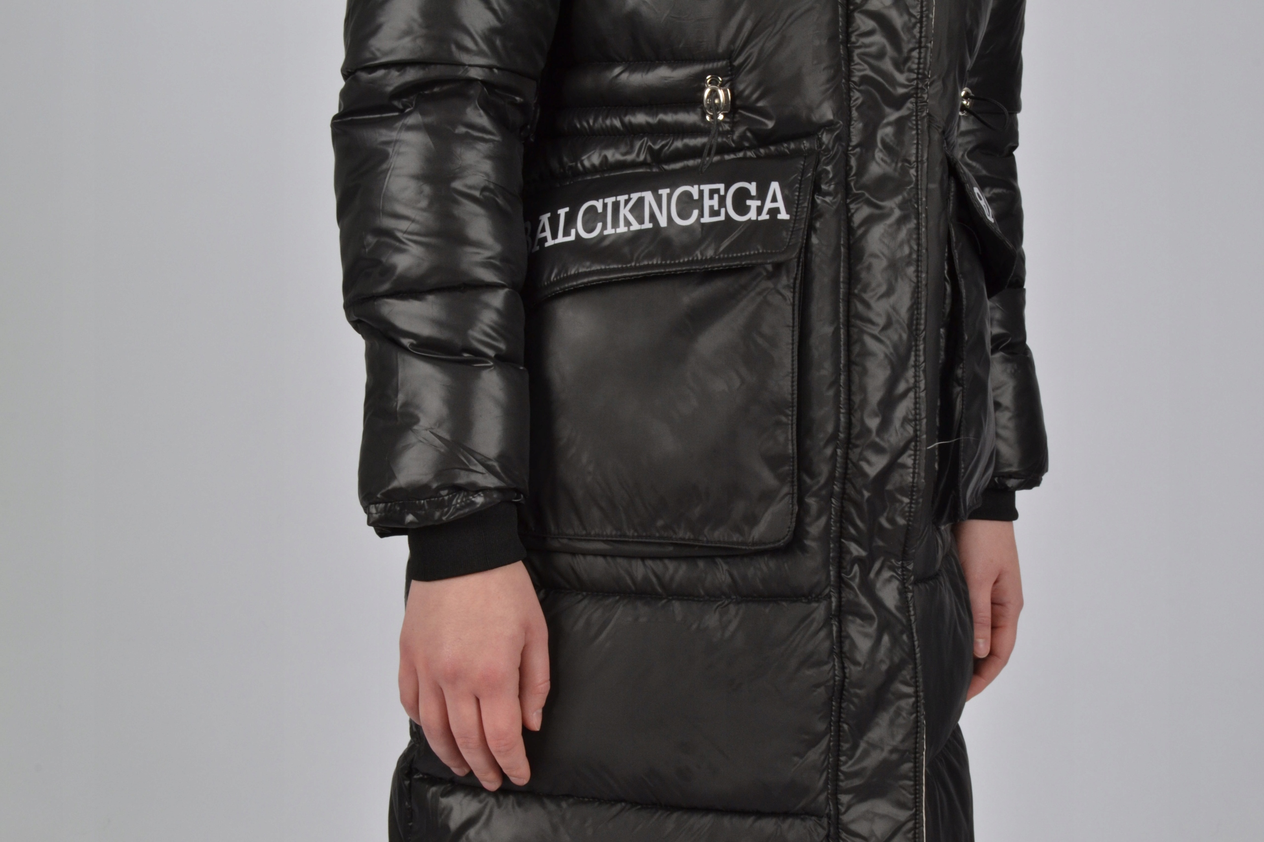 Пальто Зимняя стеганая куртка с капюшоном XL цвет черный