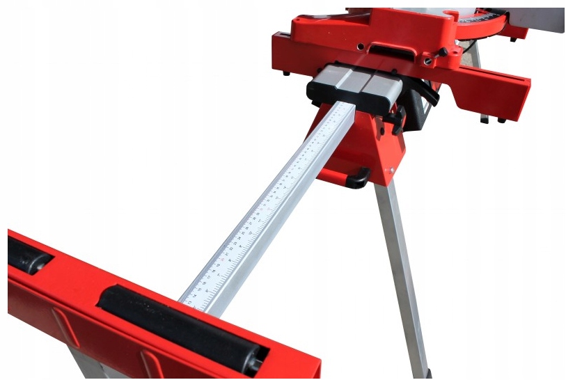 PIŁA UKOŚNICA Z POSUWEM KAP 305JL+STÓŁ USK2760 Cechy dodatkowe laserowy wskaźnik linii cięcia posuw